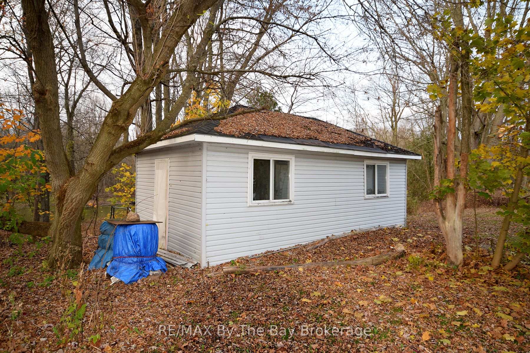 Photo 14 of 13 Innisfree Drive, Springwater, Rural Springwater — HOMEH