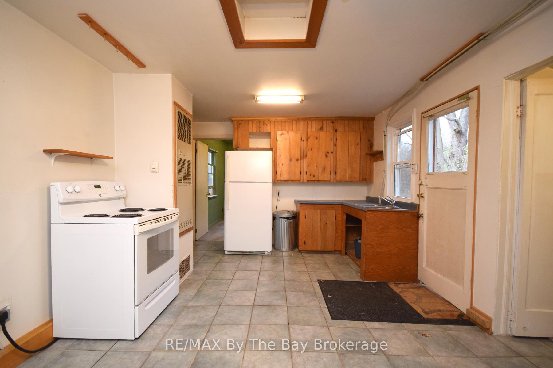 Photo 20 of 13 Innisfree Drive, Springwater, Rural Springwater — HOMEH