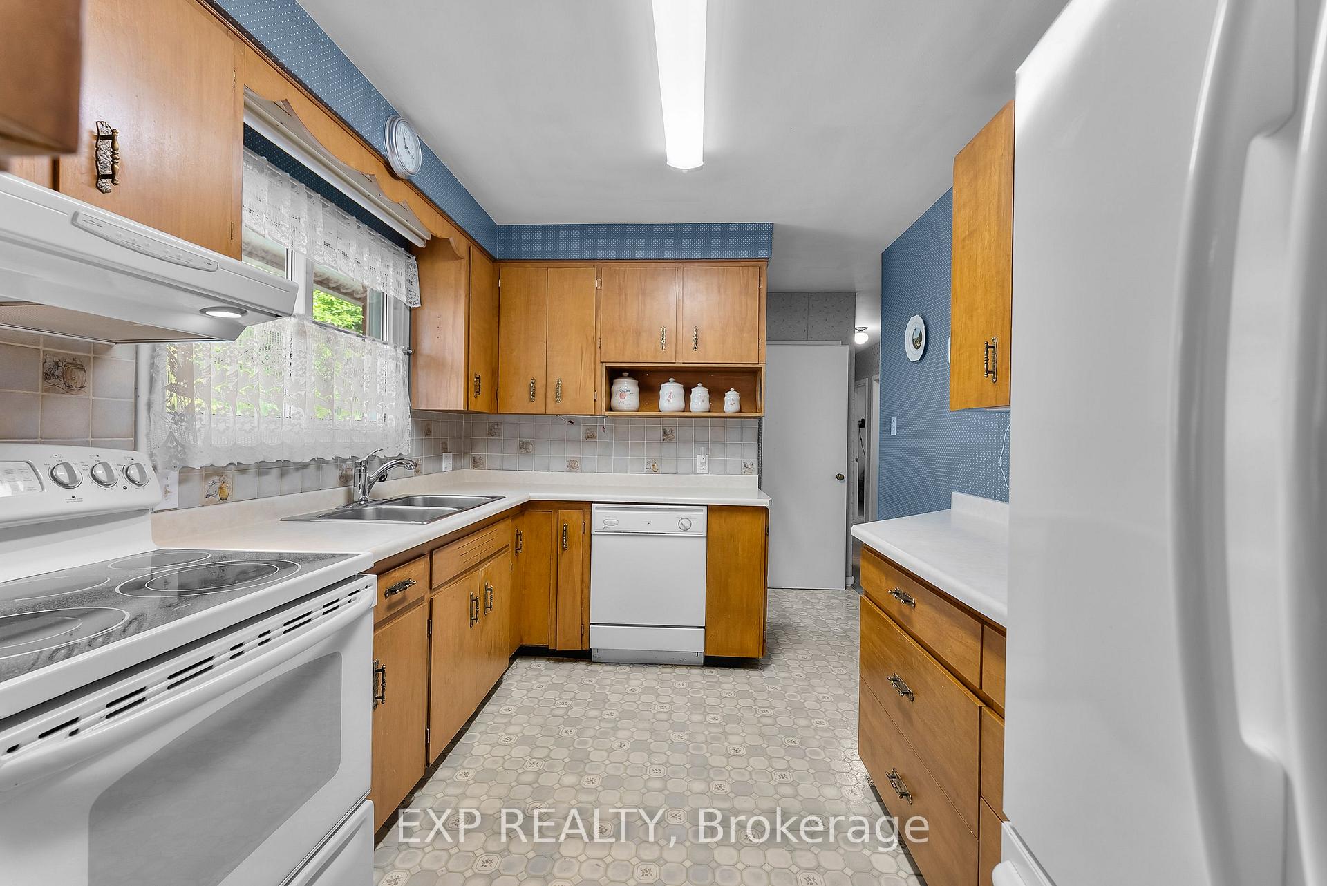 Photo 14 of 26 Cullen Drive, St. Catharines, Glendale/Glenridge — HOMEH