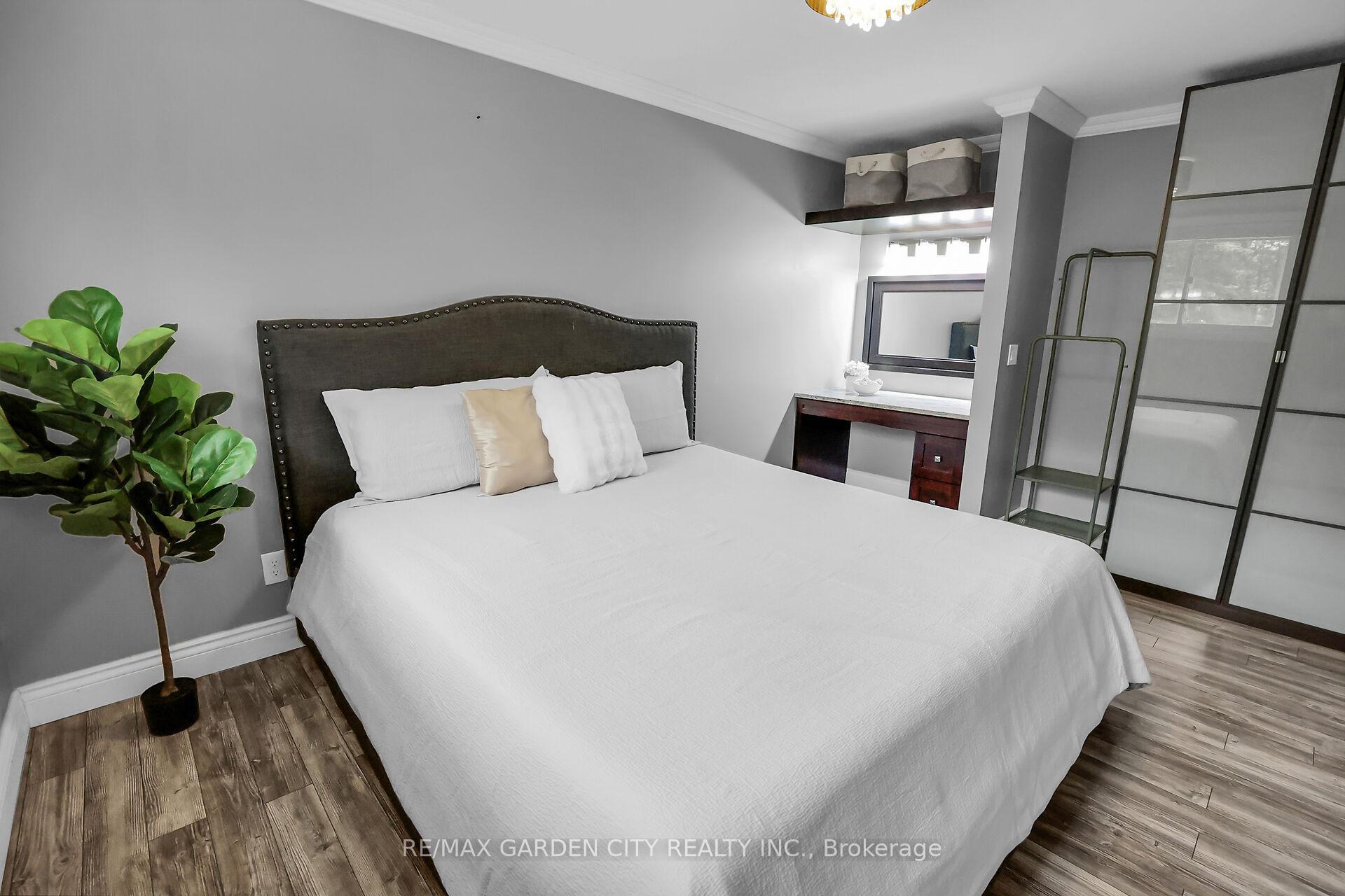 Photo 13 of 37 The Meadows Street, St. Catharines, Lakeport — HOMEH