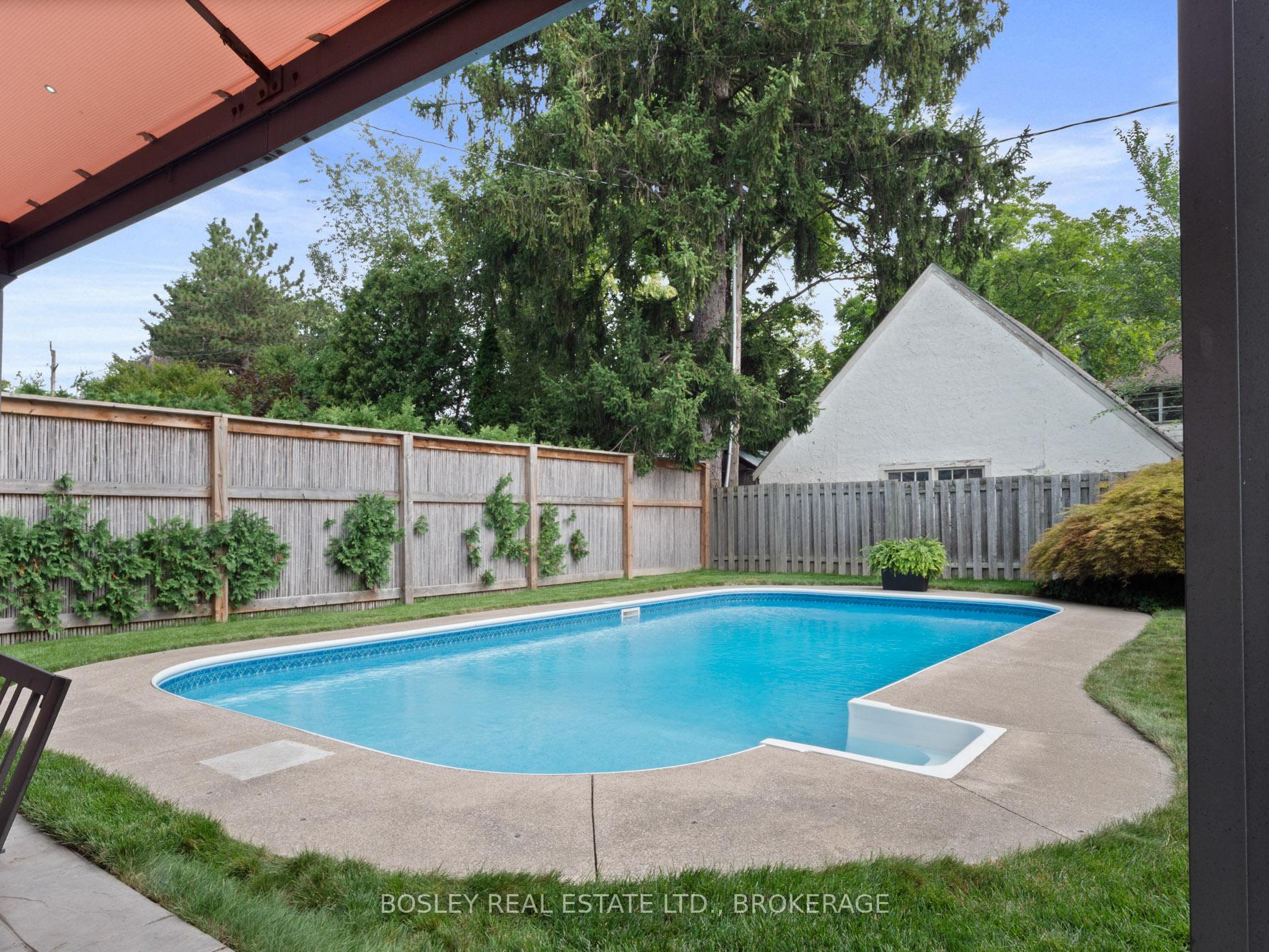 Photo 27 of 36 Woodruff Avenue, St. Catharines, Downtown — HOMEH