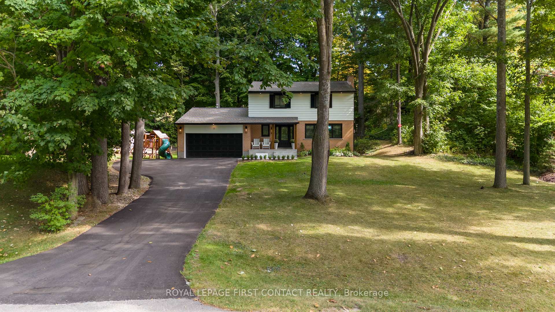 Photo 1 of 11 Vernar Drive, Springwater, Midhurst — HOMEH