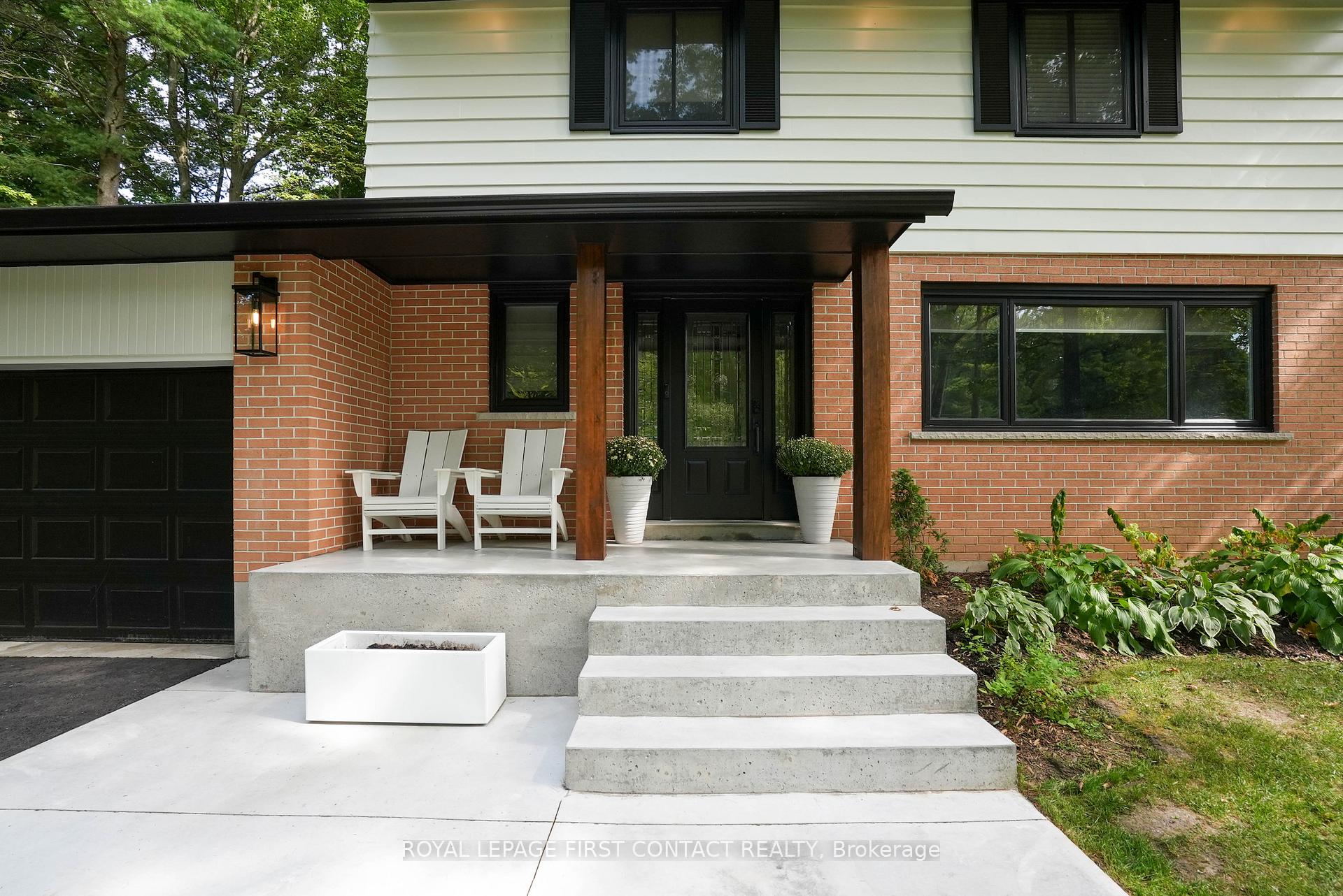 Photo 2 of 11 Vernar Drive, Springwater, Midhurst — HOMEH