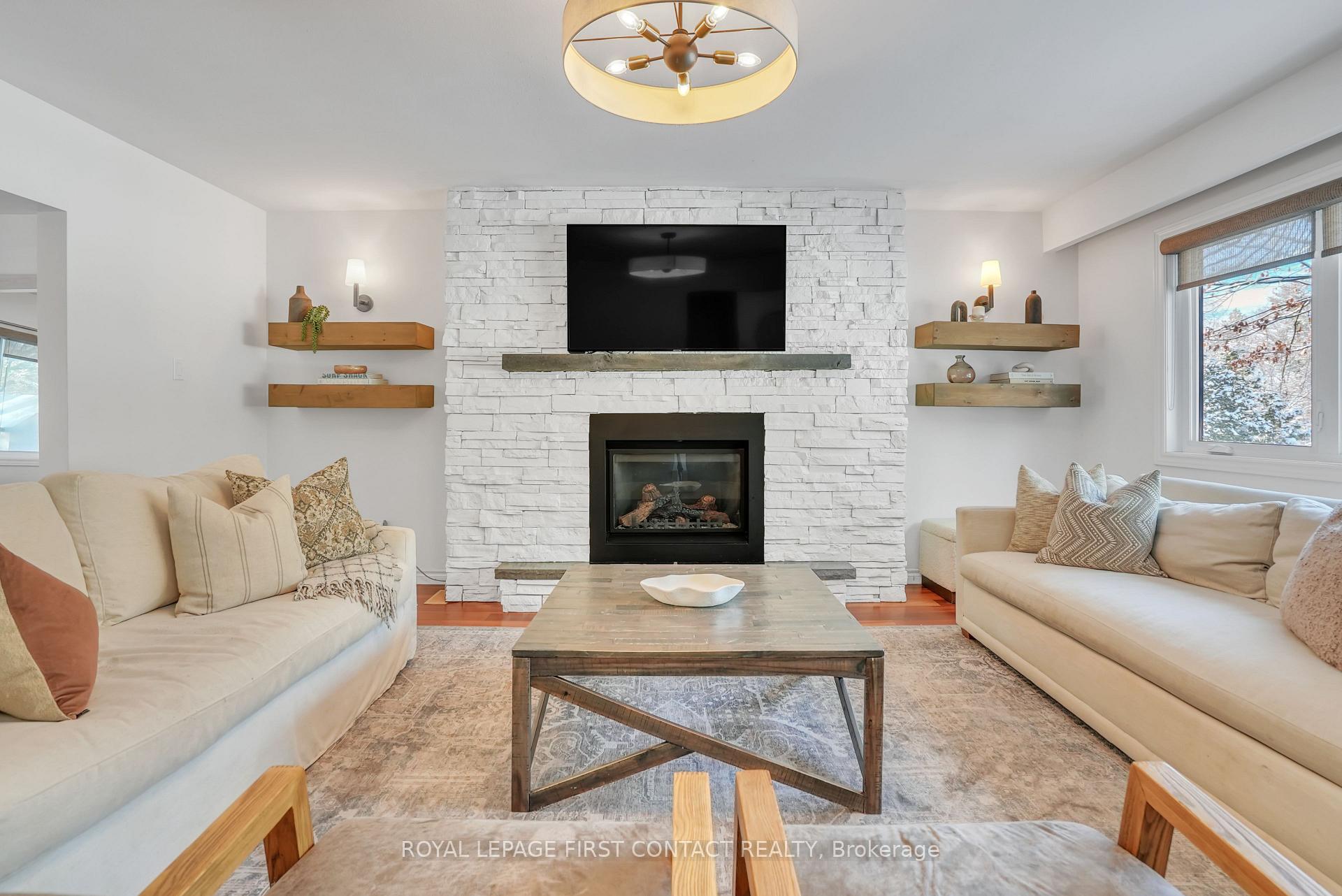 Photo 4 of 11 Vernar Drive, Springwater, Midhurst — HOMEH