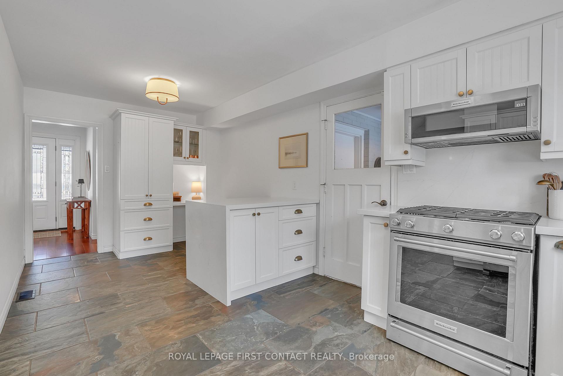 Photo 10 of 11 Vernar Drive, Springwater, Midhurst — HOMEH