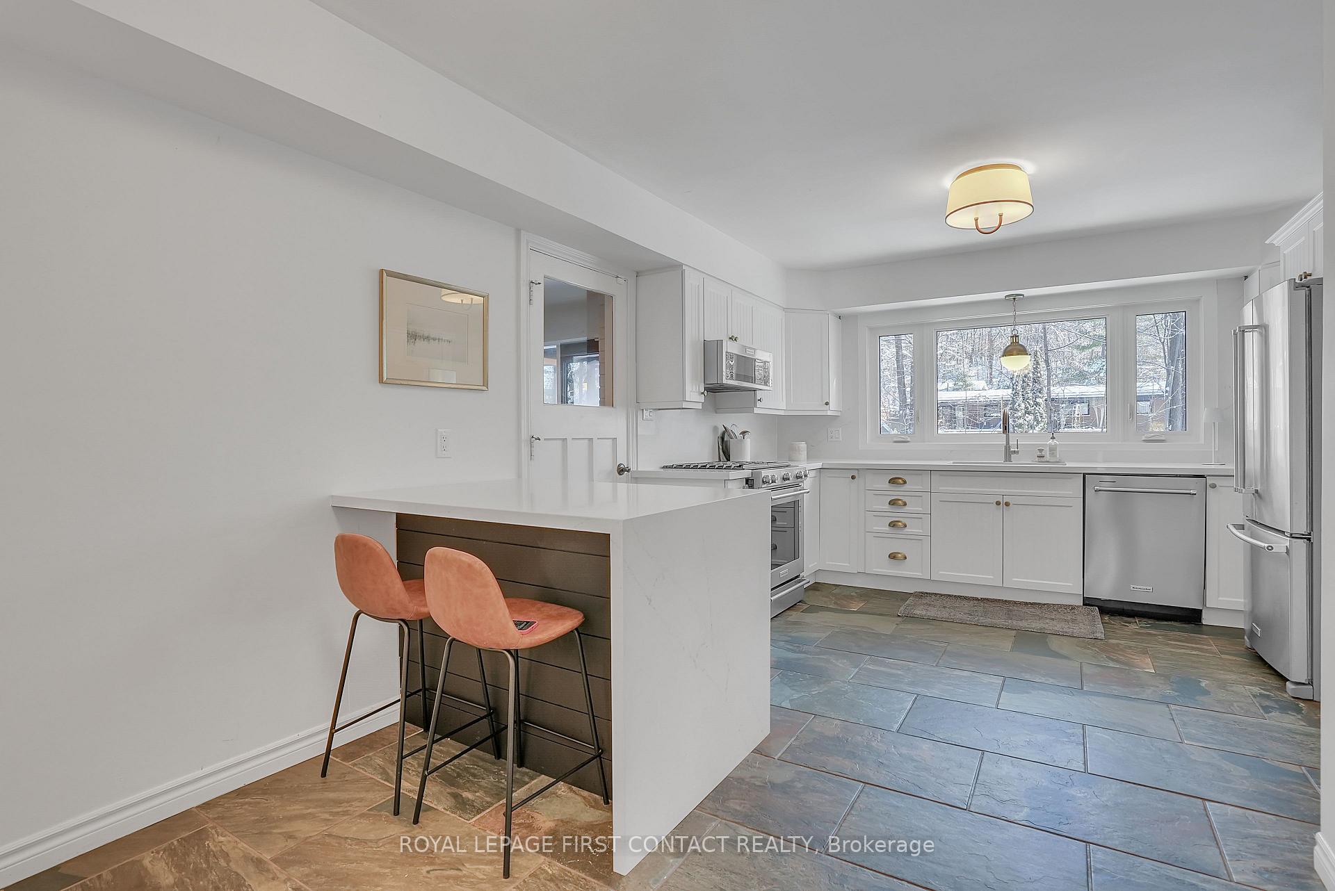 Photo 11 of 11 Vernar Drive, Springwater, Midhurst — HOMEH
