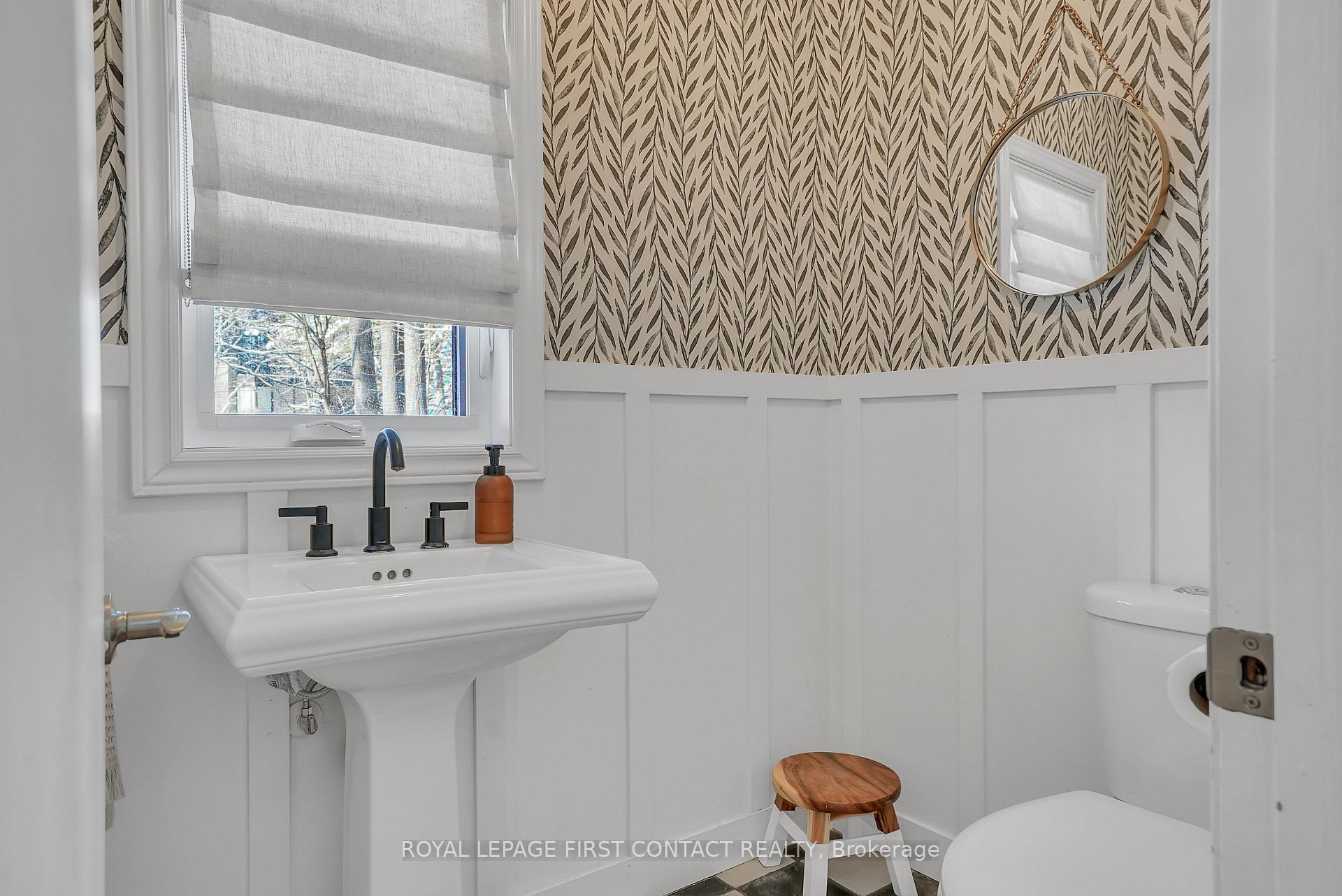 Photo 12 of 11 Vernar Drive, Springwater, Midhurst — HOMEH