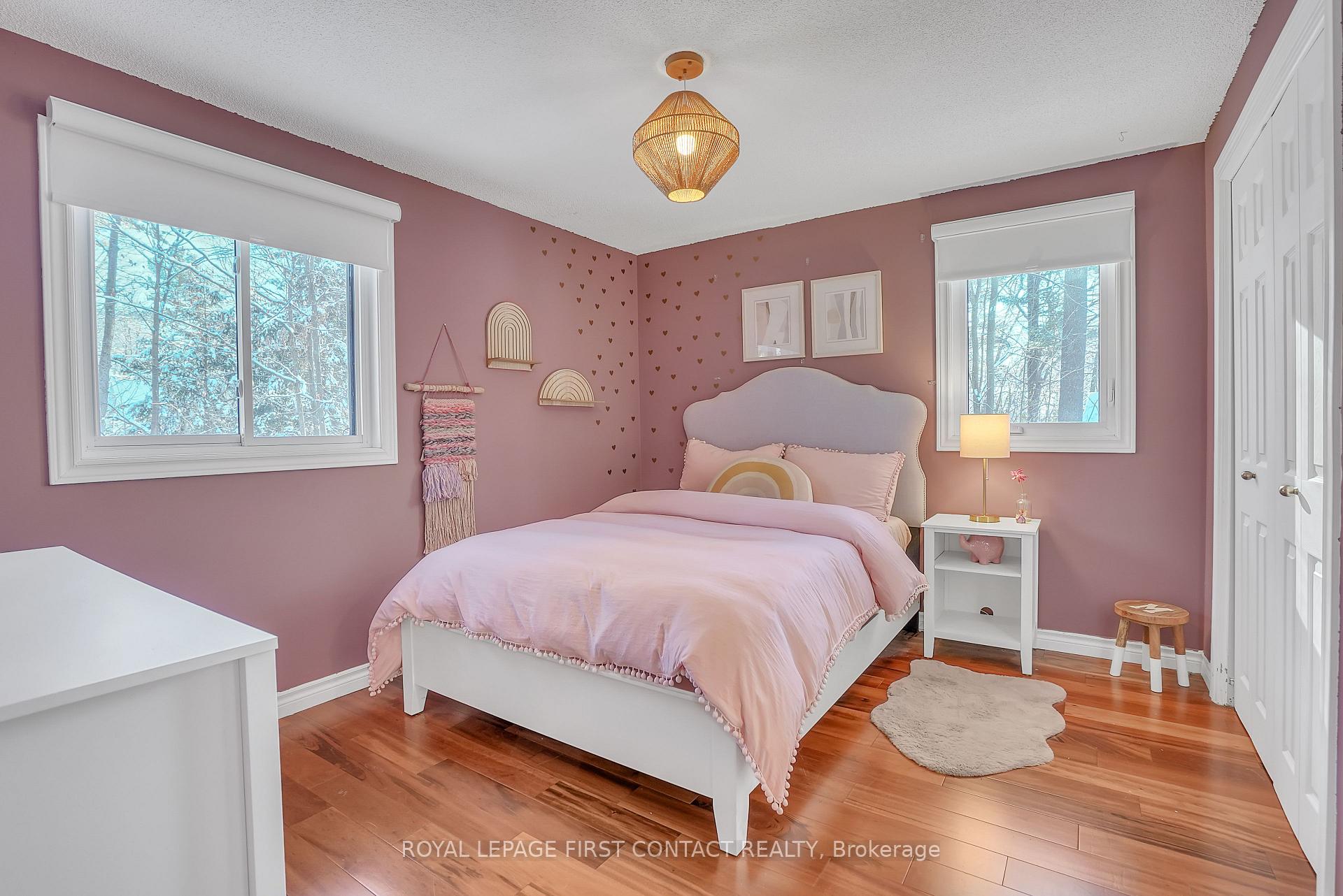 Photo 19 of 11 Vernar Drive, Springwater, Midhurst — HOMEH