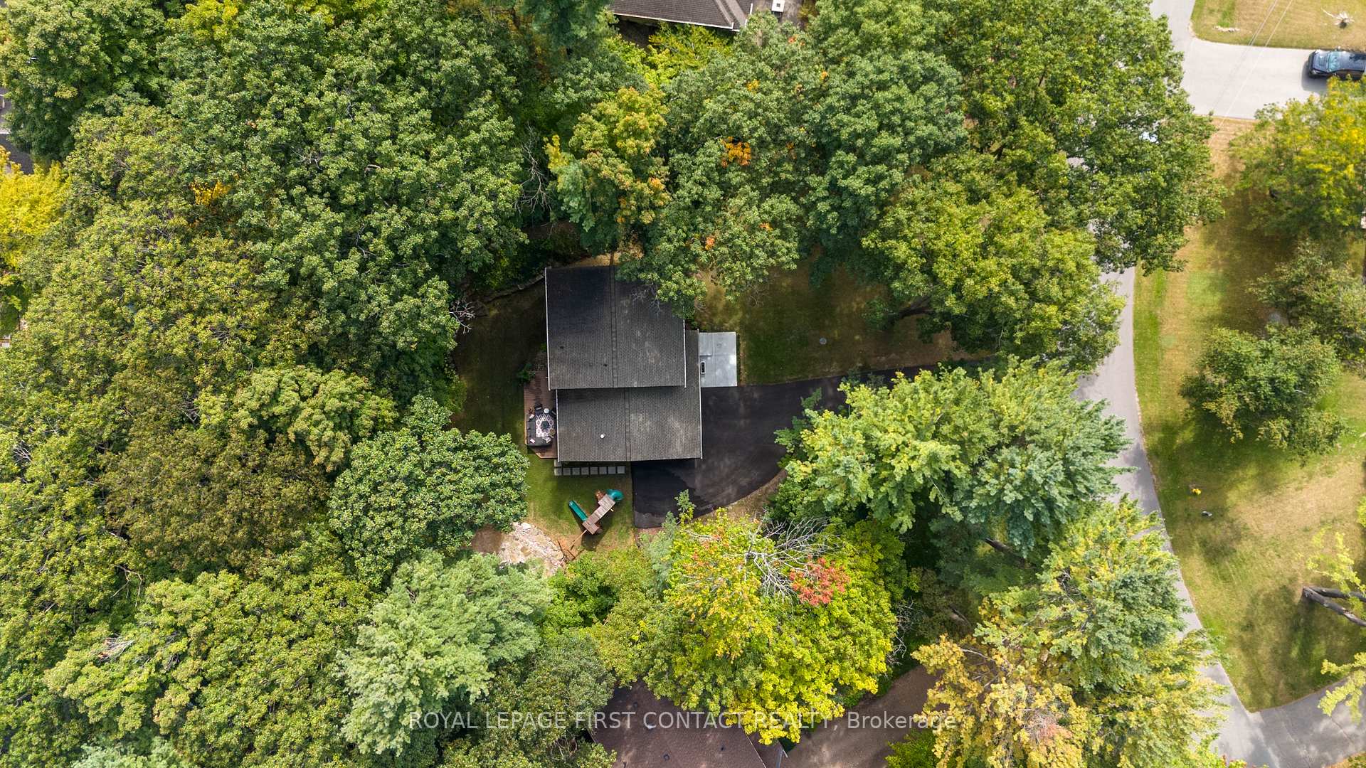 Photo 33 of 11 Vernar Drive, Springwater, Midhurst — HOMEH