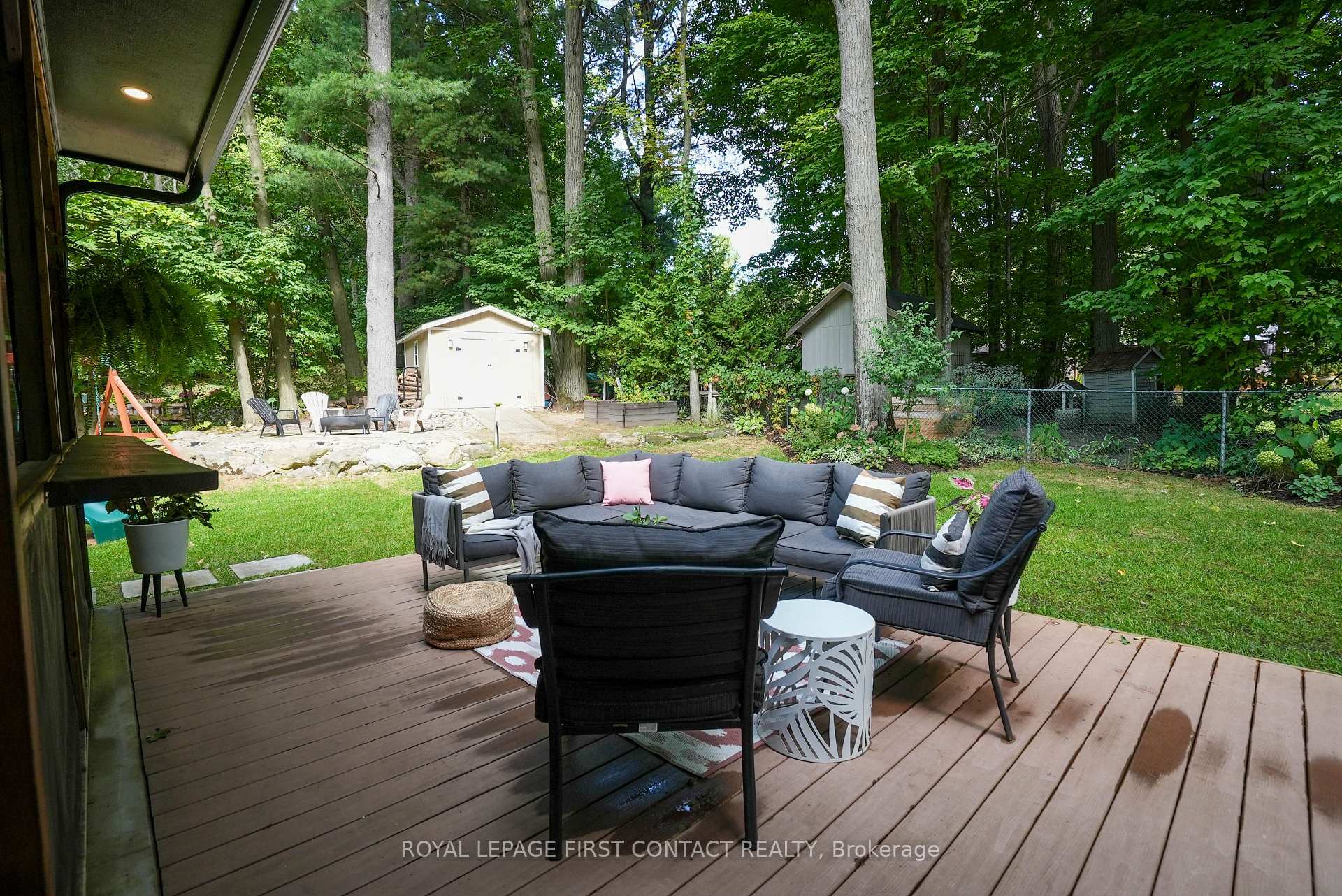 Photo 36 of 11 Vernar Drive, Springwater, Midhurst — HOMEH