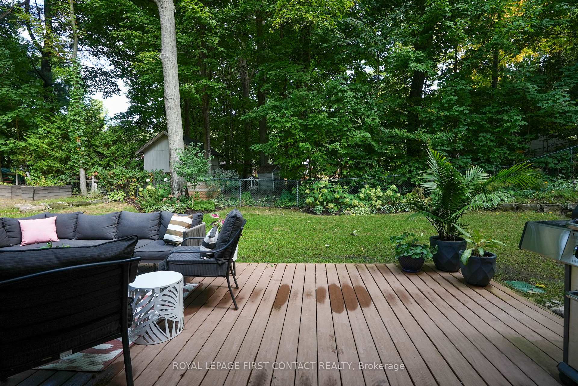 Photo 37 of 11 Vernar Drive, Springwater, Midhurst — HOMEH
