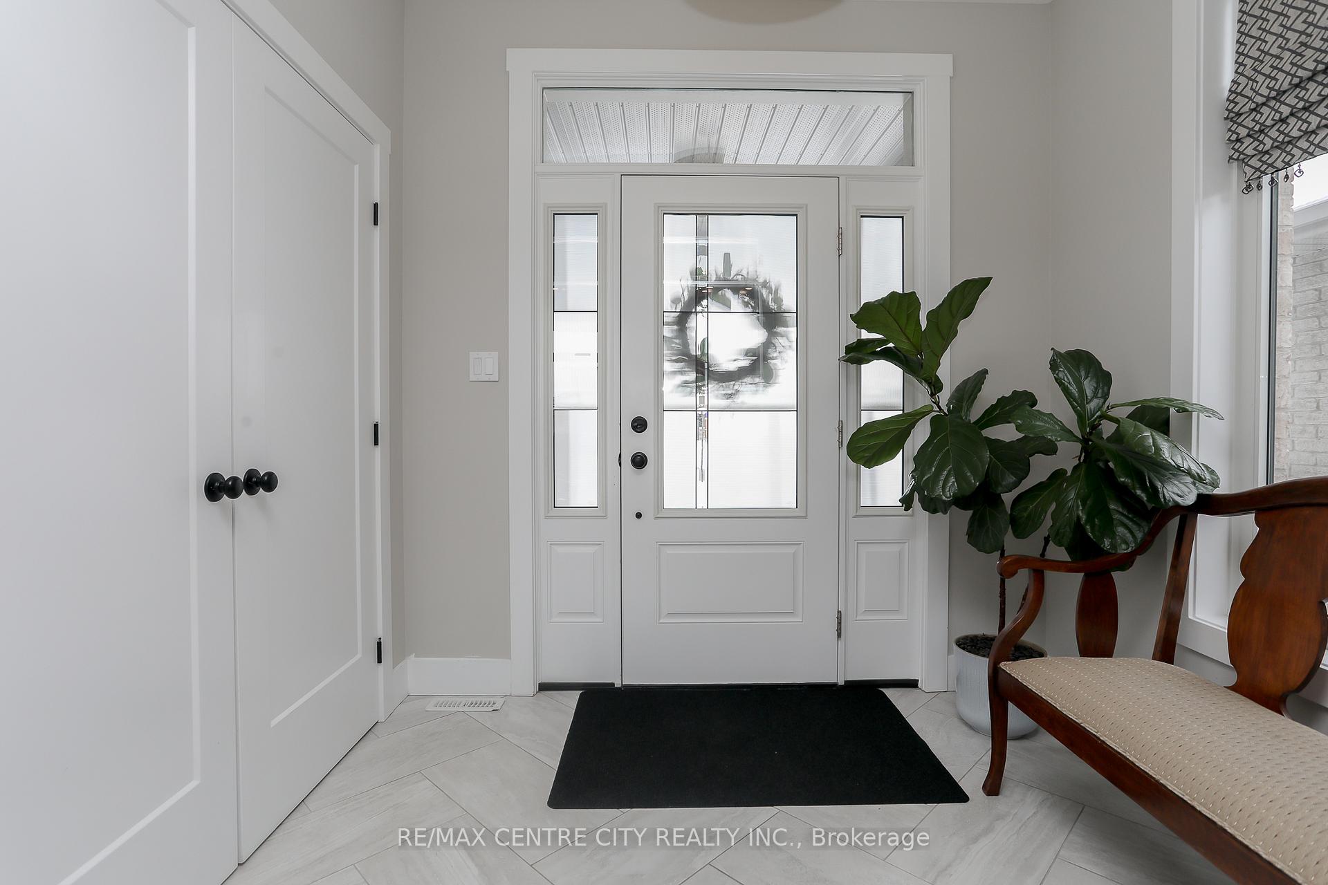 Photo 3 of 75 Renaissance Drive, St. Thomas — HOMEH