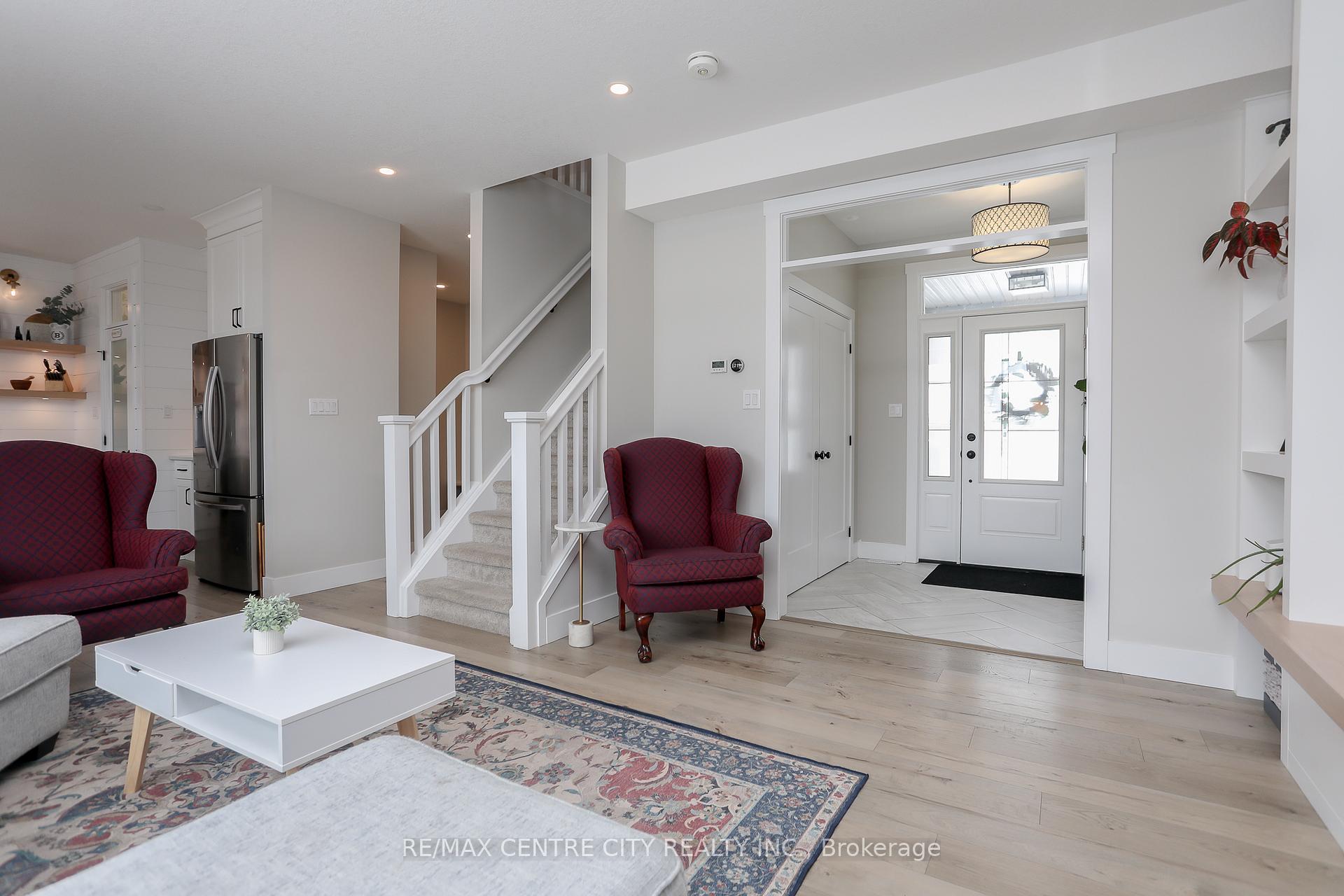 Photo 4 of 75 Renaissance Drive, St. Thomas — HOMEH