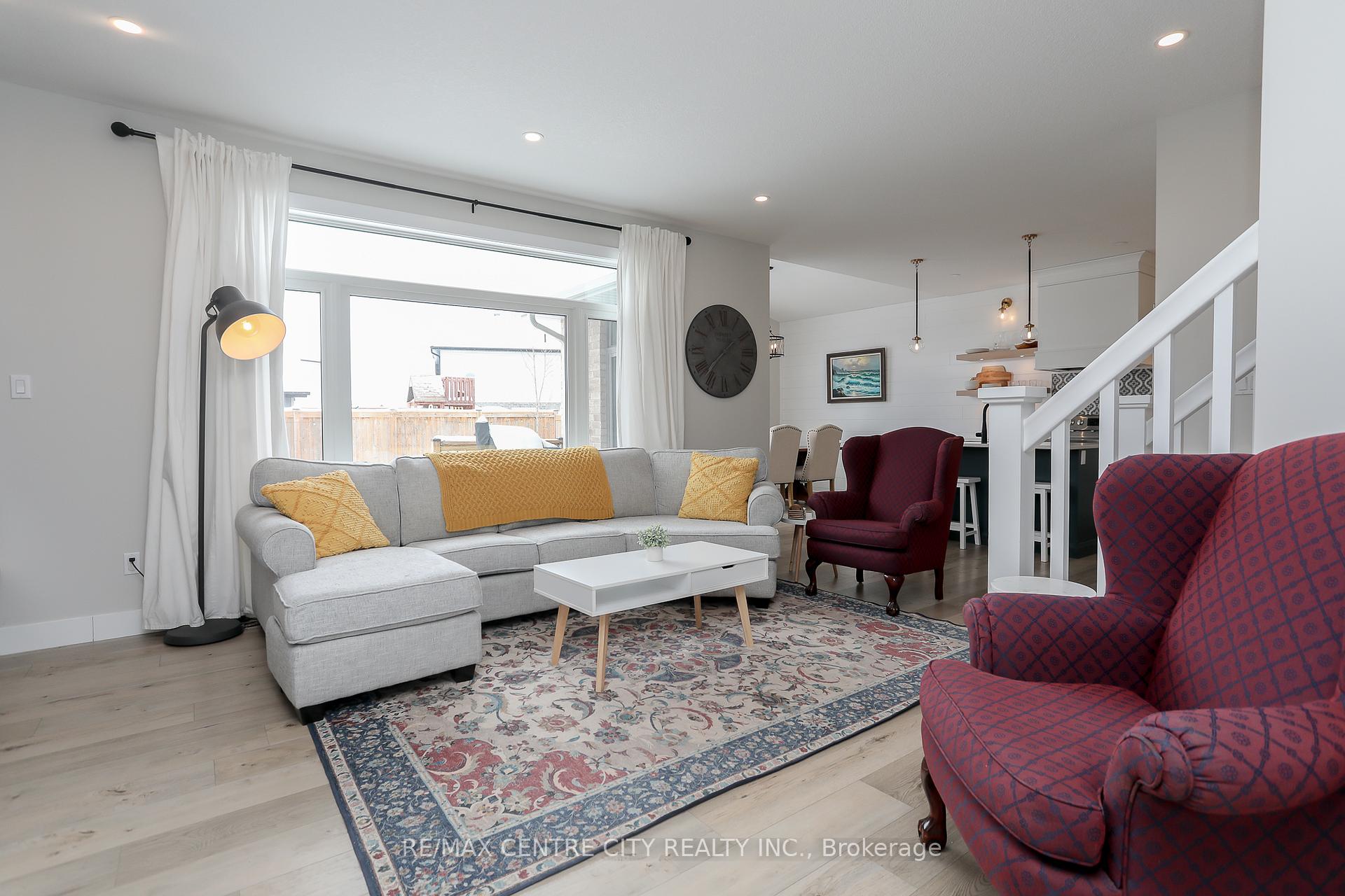 Photo 5 of 75 Renaissance Drive, St. Thomas — HOMEH