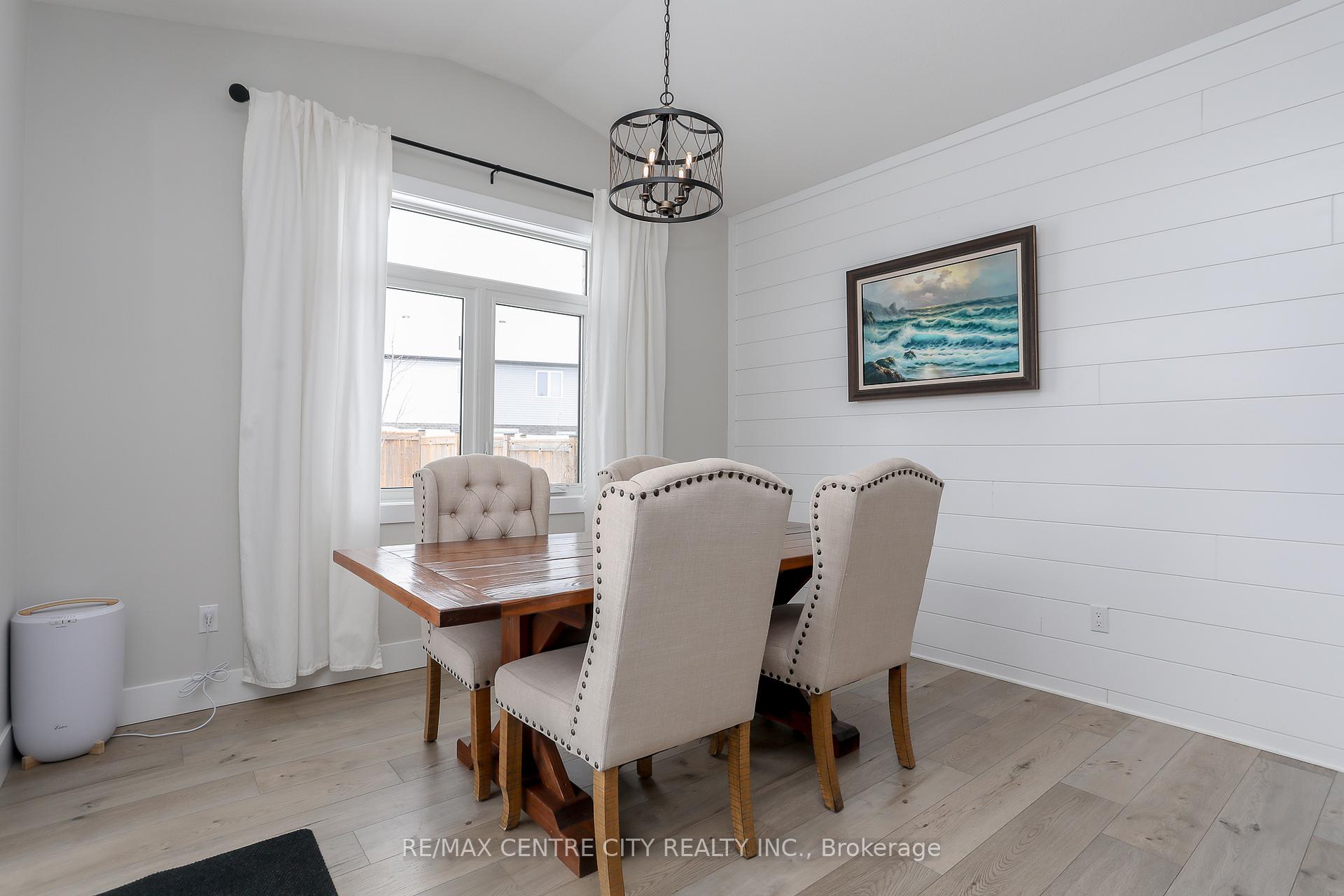 Photo 10 of 75 Renaissance Drive, St. Thomas — HOMEH