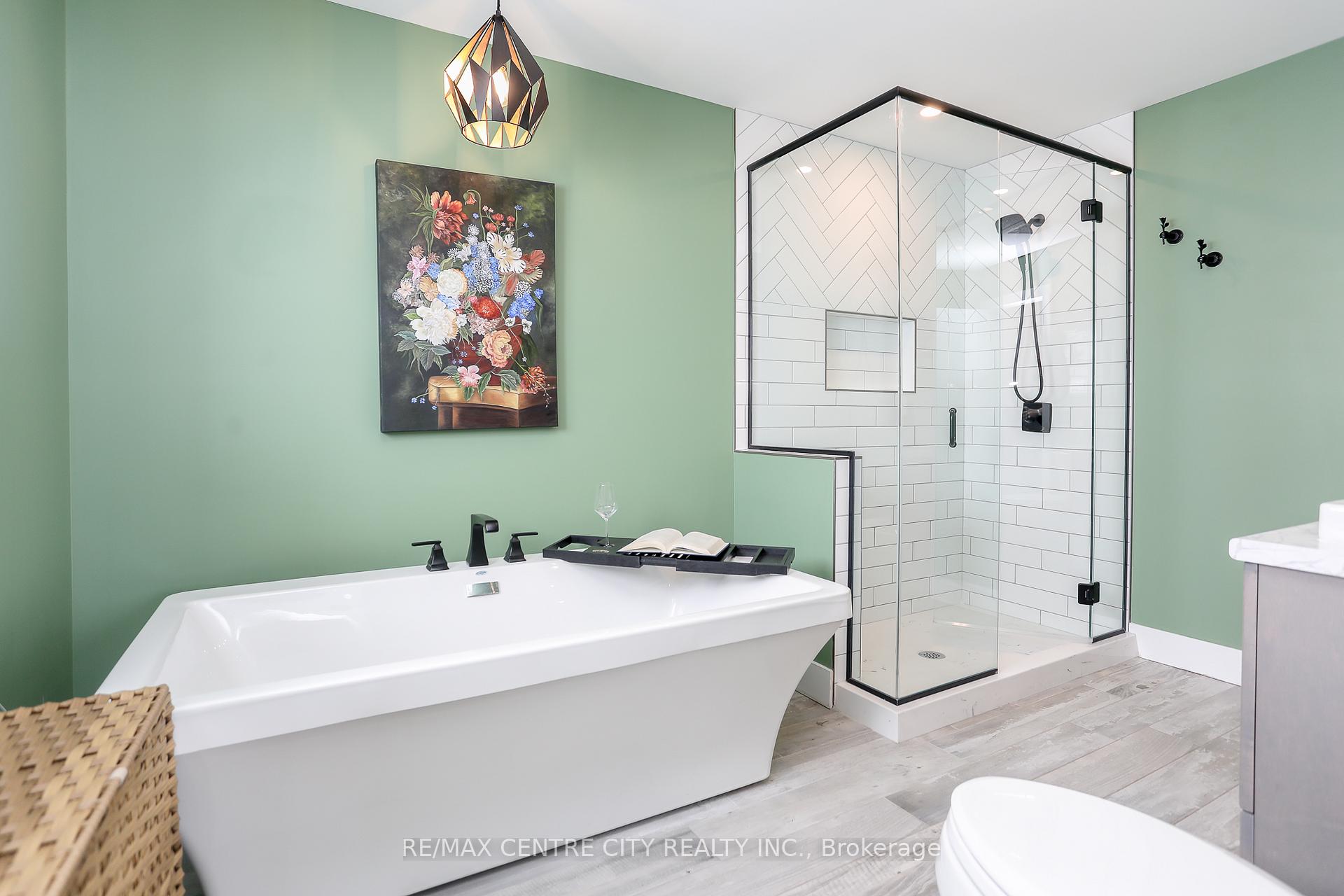 Photo 15 of 75 Renaissance Drive, St. Thomas — HOMEH
