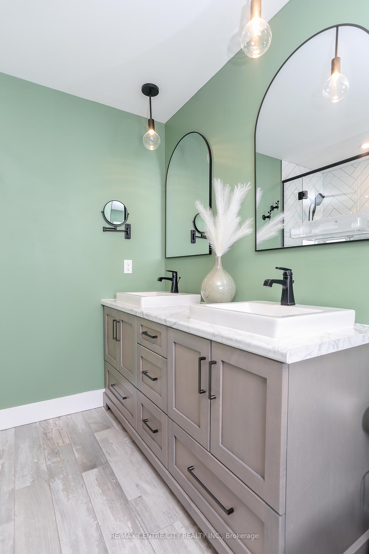 Photo 17 of 75 Renaissance Drive, St. Thomas — HOMEH