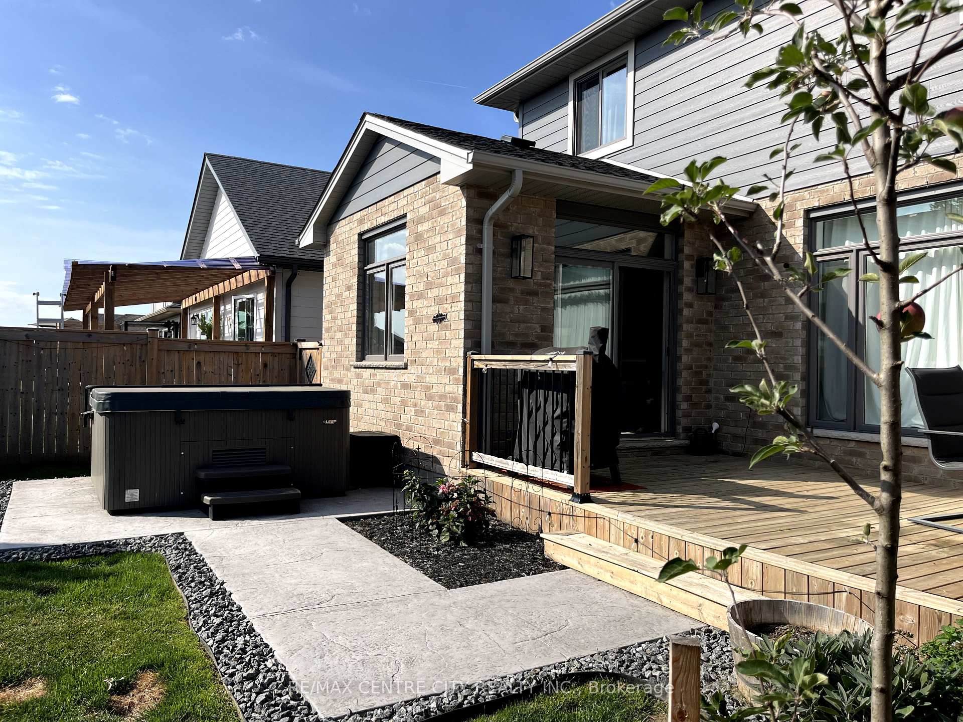 Photo 35 of 75 Renaissance Drive, St. Thomas — HOMEH
