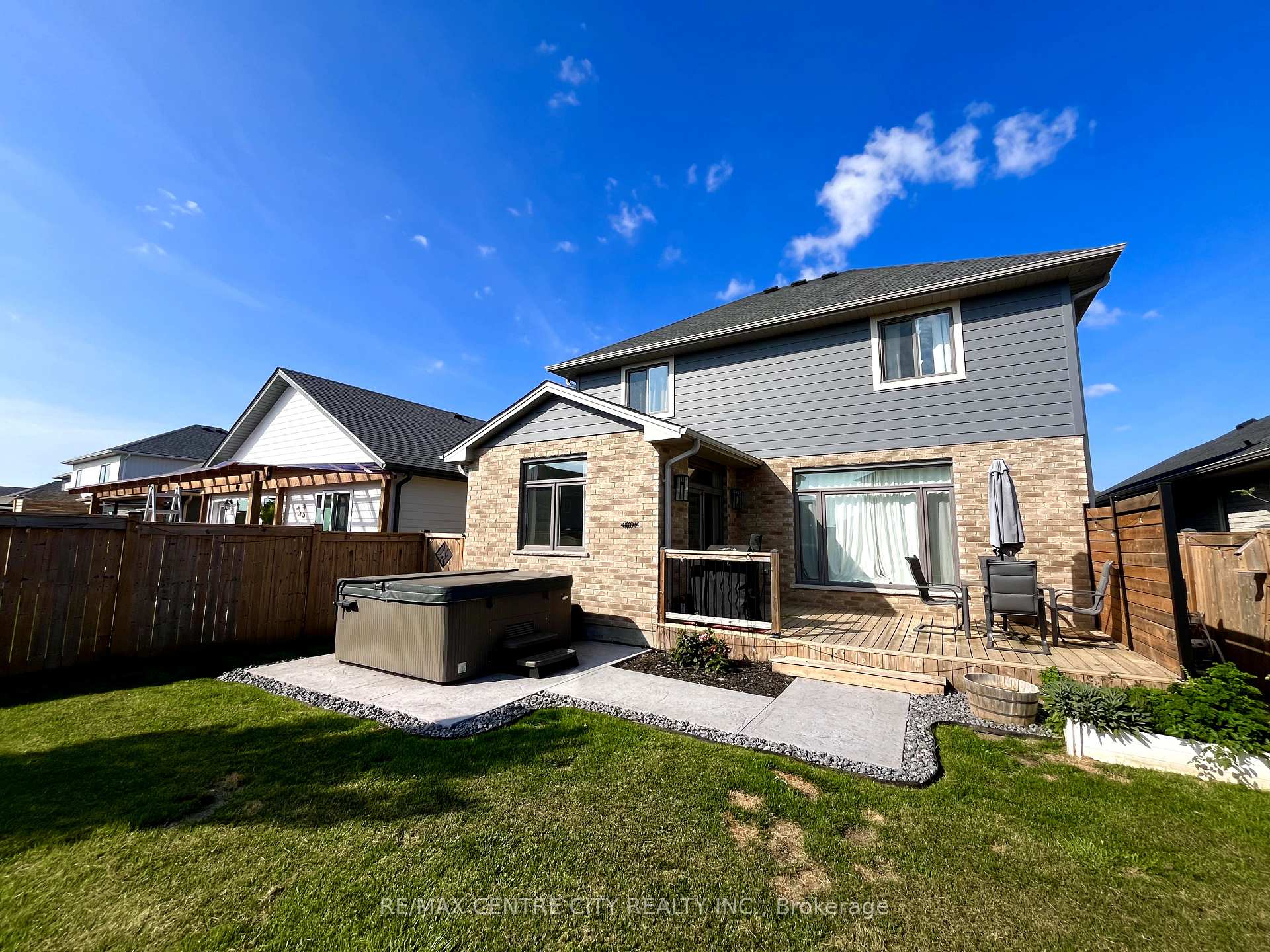 Photo 36 of 75 Renaissance Drive, St. Thomas — HOMEH