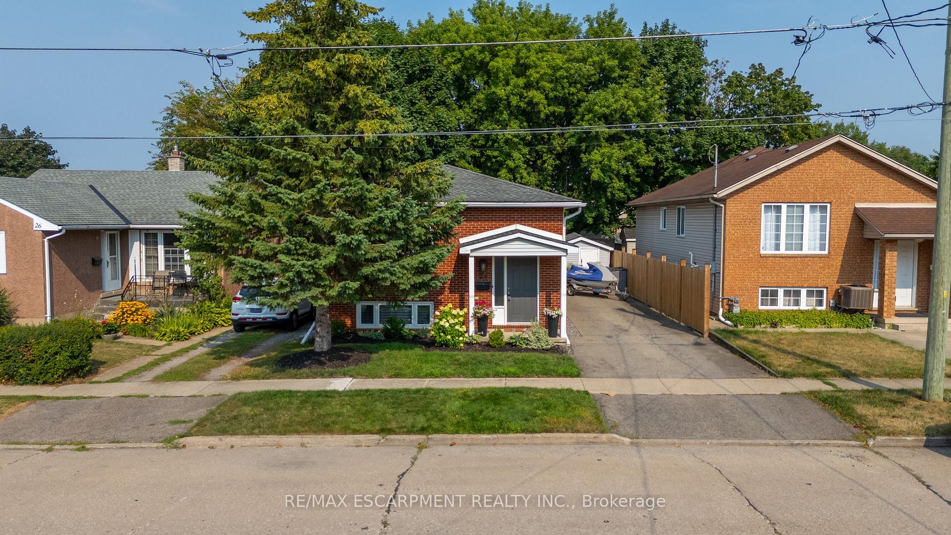 Photo 3 of 24 Augusta Avenue, St. Catharines, Facer — HOMEH