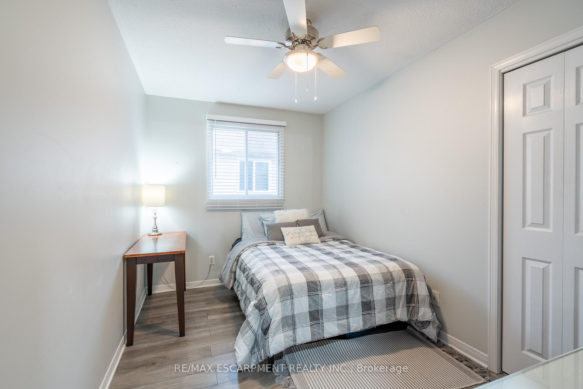 Photo 10 of 24 Augusta Avenue, St. Catharines, Facer — HOMEH