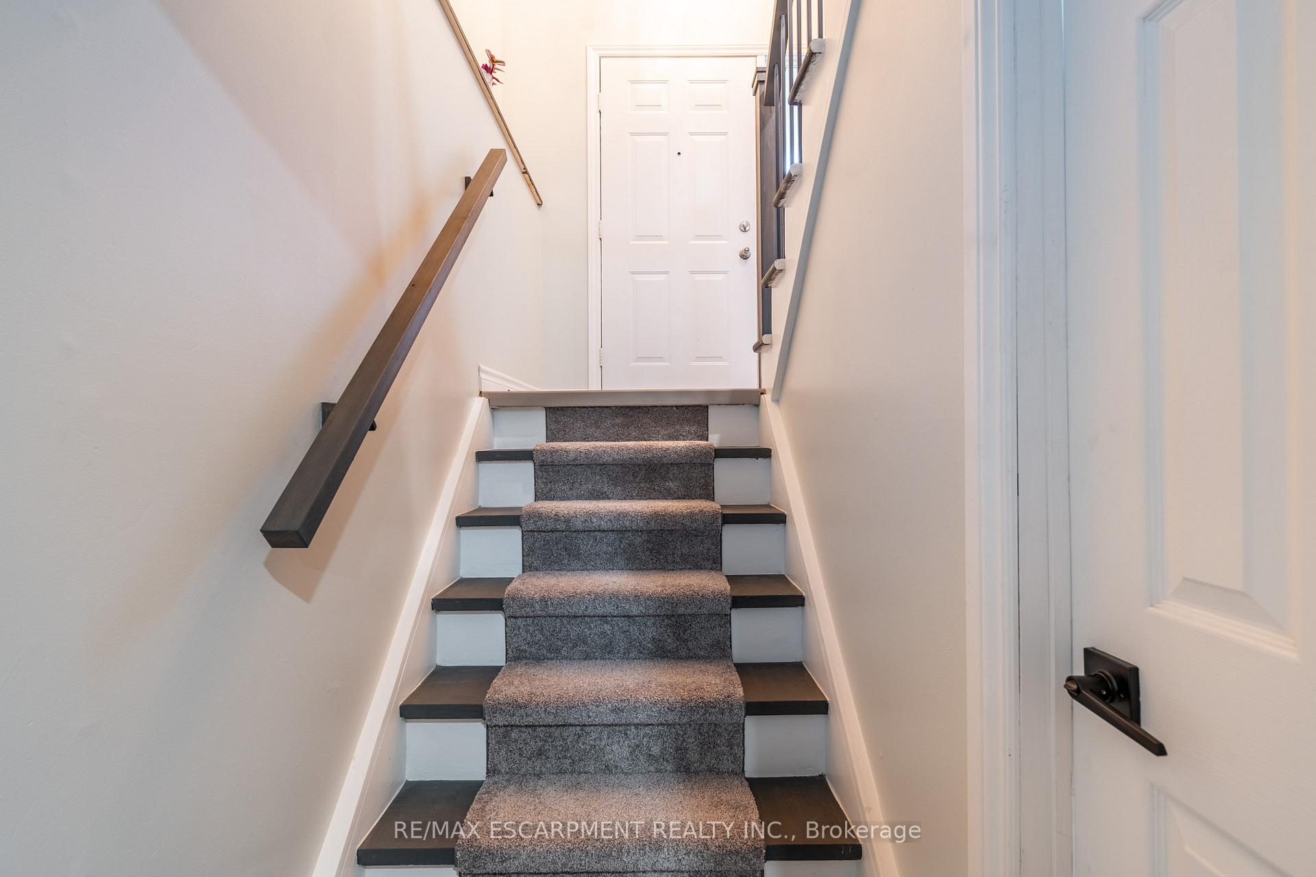 Photo 19 of 24 Augusta Avenue, St. Catharines, Facer — HOMEH