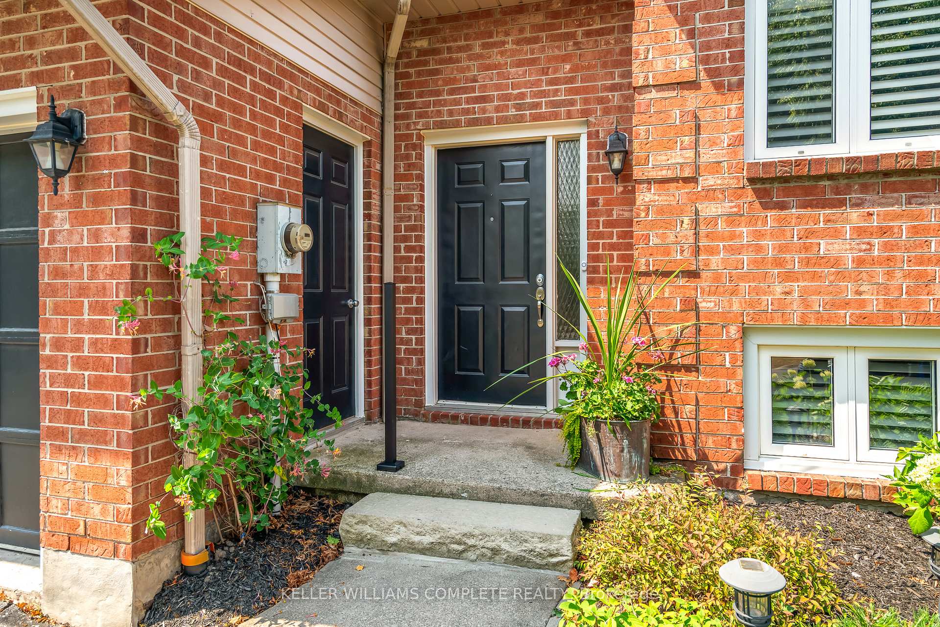 Photo 3 of 56 Stoney Brook Crescent, St. Catharines, Grapeview — HOMEH