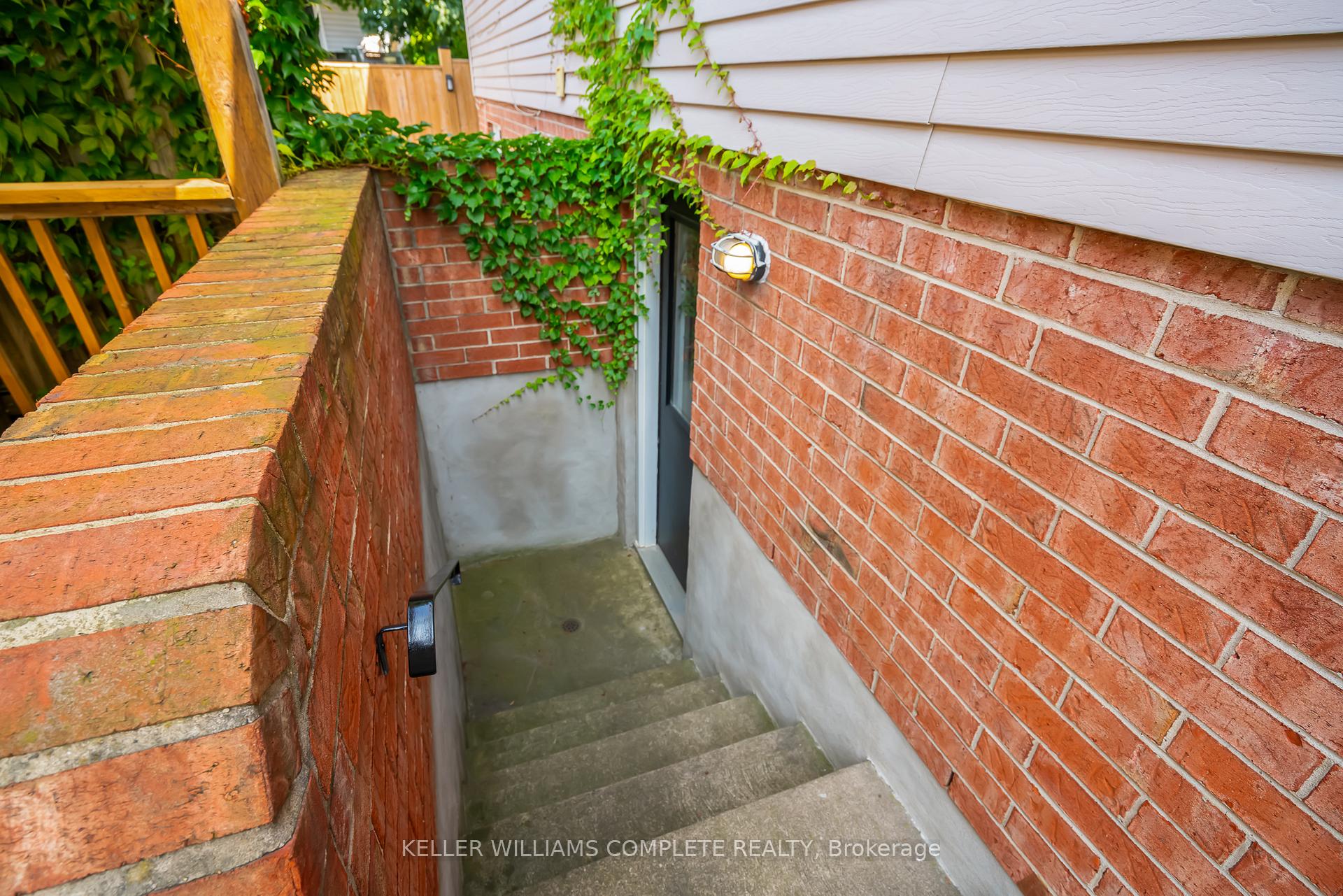 Photo 25 of 56 Stoney Brook Crescent, St. Catharines, Grapeview — HOMEH