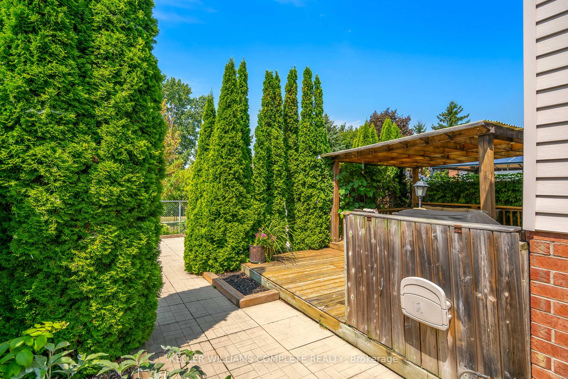 Photo 26 of 56 Stoney Brook Crescent, St. Catharines, Grapeview — HOMEH