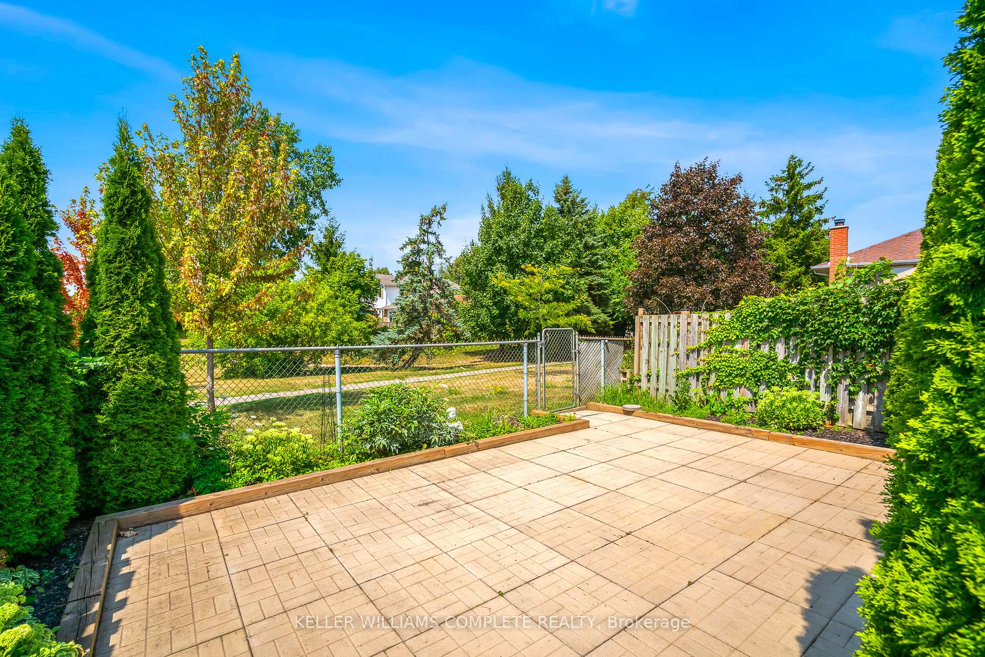 Photo 32 of 56 Stoney Brook Crescent, St. Catharines, Grapeview — HOMEH