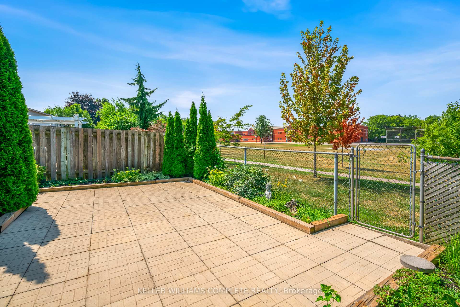 Photo 33 of 56 Stoney Brook Crescent, St. Catharines, Grapeview — HOMEH