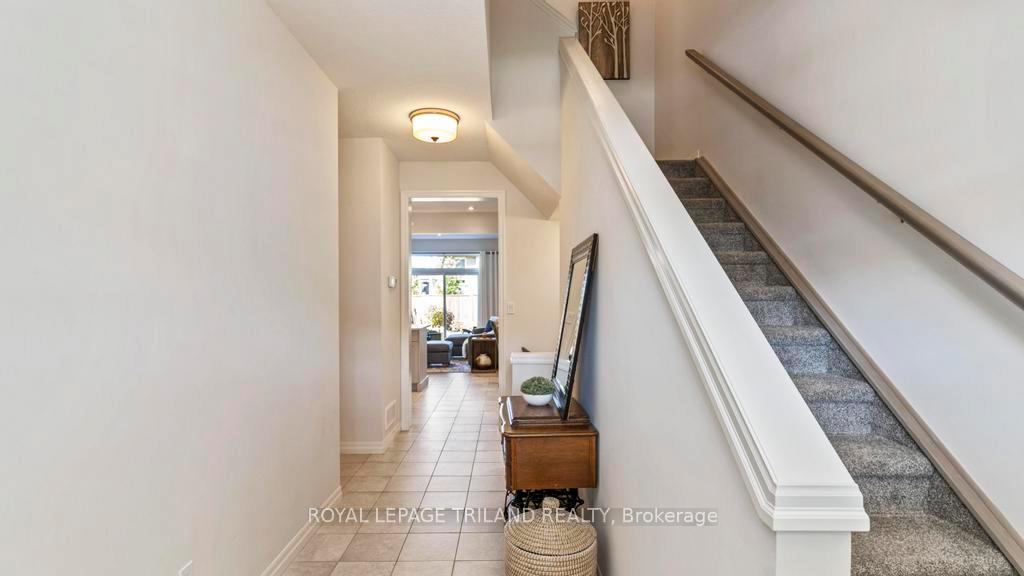 Photo 5 of 45 Cortland Terrace, St. Thomas — HOMEH
