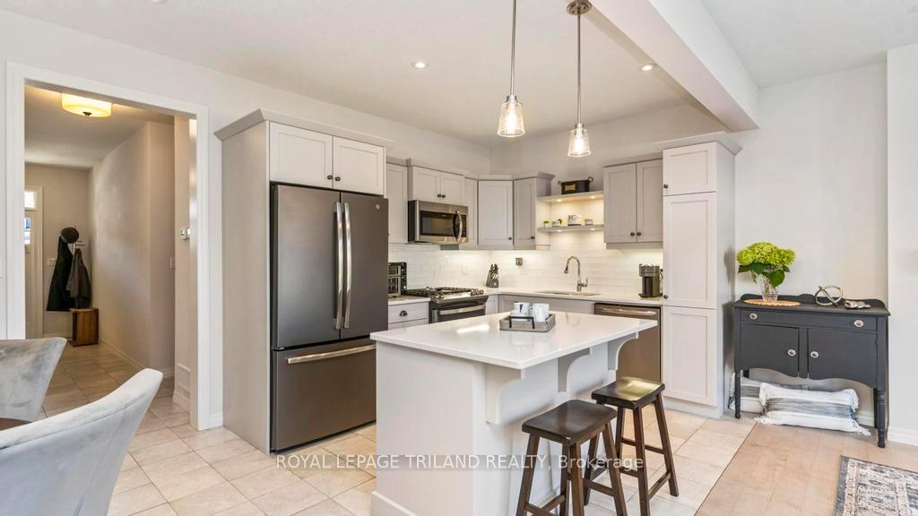 Photo 7 of 45 Cortland Terrace, St. Thomas — HOMEH