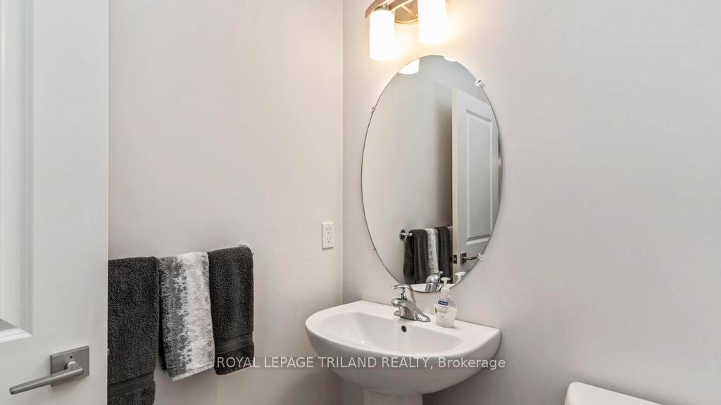 Photo 17 of 45 Cortland Terrace, St. Thomas — HOMEH