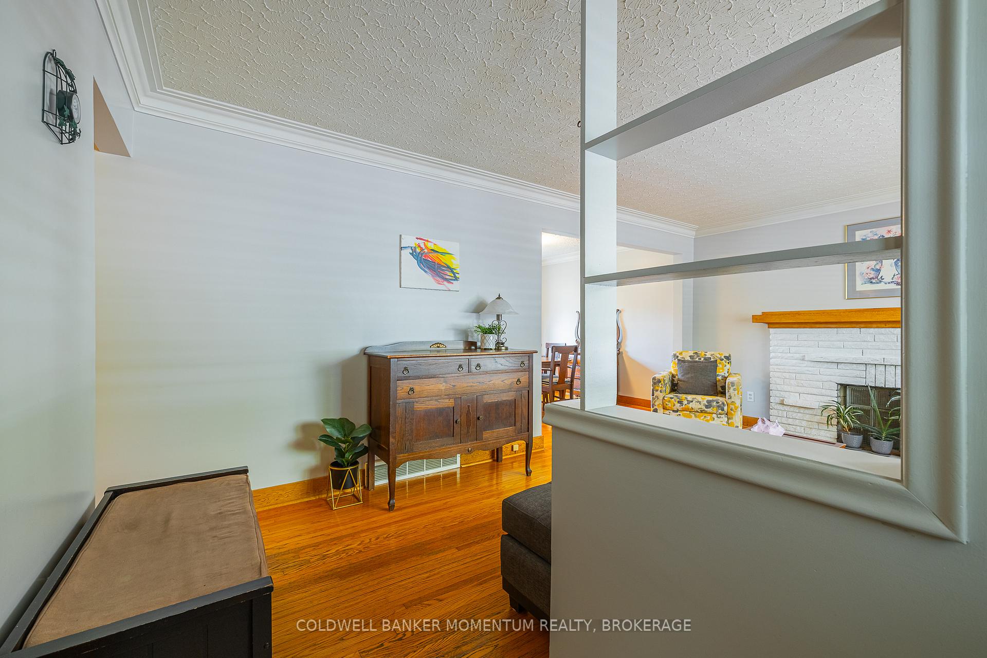 Photo 9 of 11 Roxanne Drive, St. Catharines, Bunting/Linwell — HOMEH