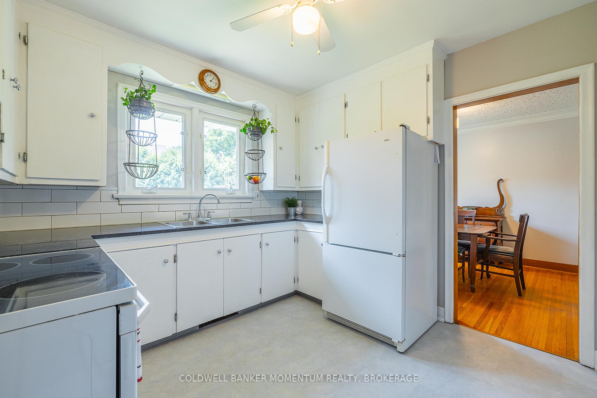 Photo 19 of 11 Roxanne Drive, St. Catharines, Bunting/Linwell — HOMEH