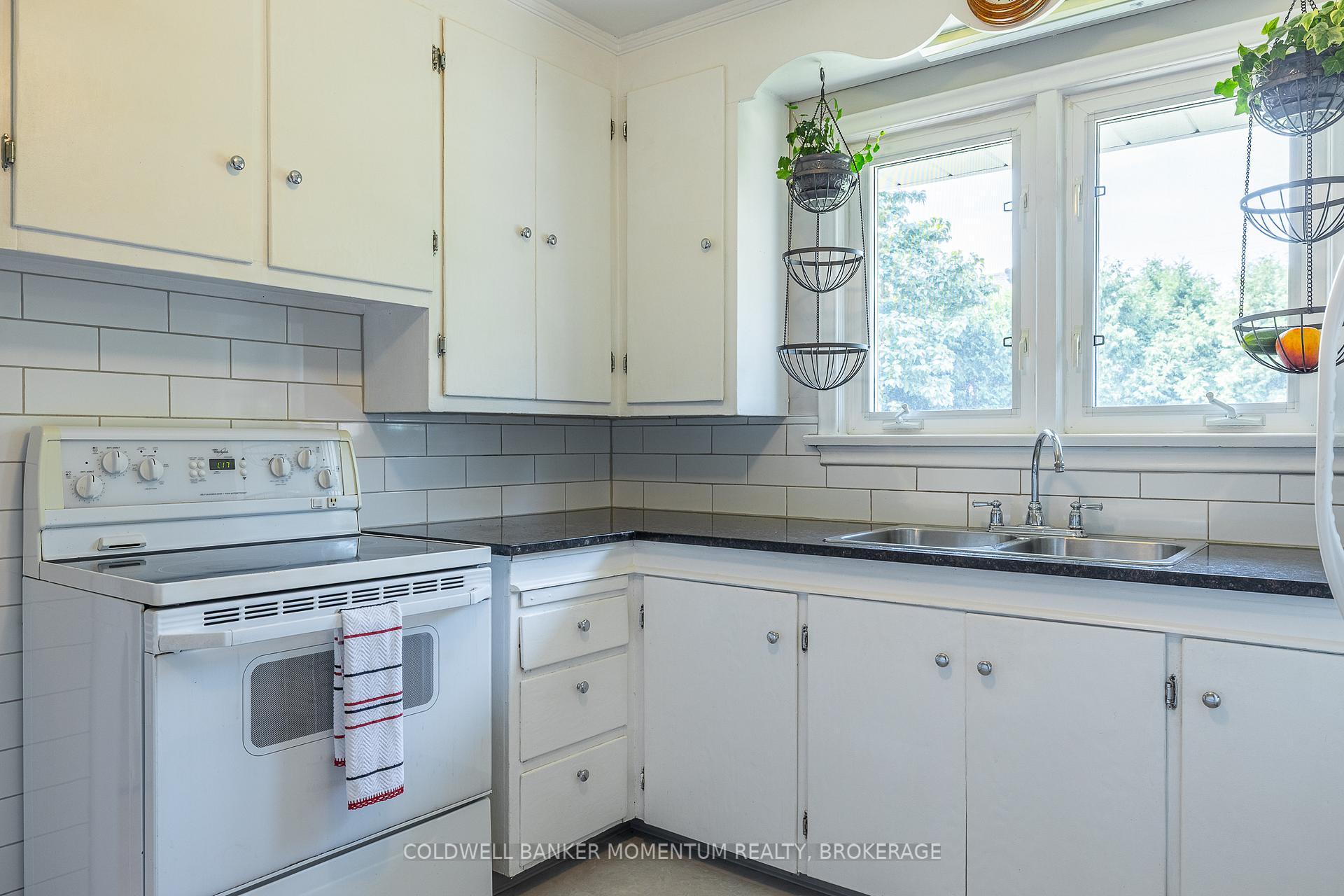 Photo 20 of 11 Roxanne Drive, St. Catharines, Bunting/Linwell — HOMEH