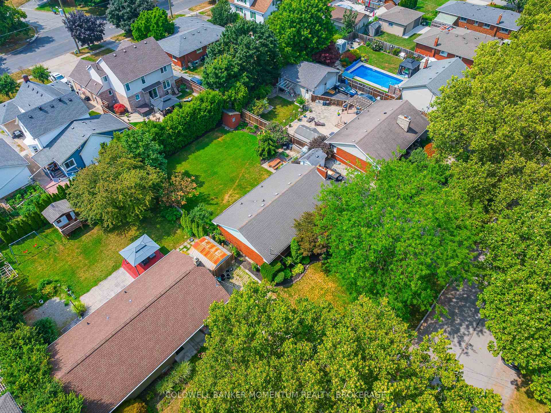 Photo 40 of 11 Roxanne Drive, St. Catharines, Bunting/Linwell — HOMEH