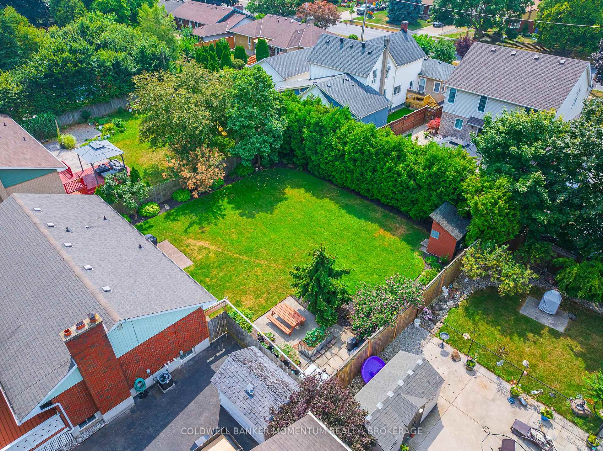 Photo 42 of 11 Roxanne Drive, St. Catharines, Bunting/Linwell — HOMEH
