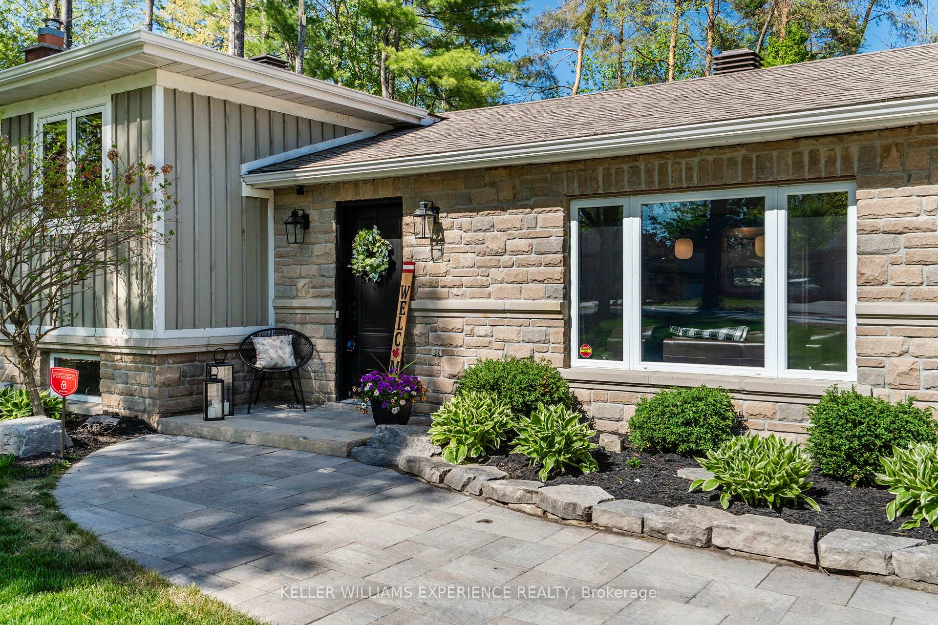Photo 4 of 1185 St. Vincent Street, Springwater, Midhurst — HOMEH