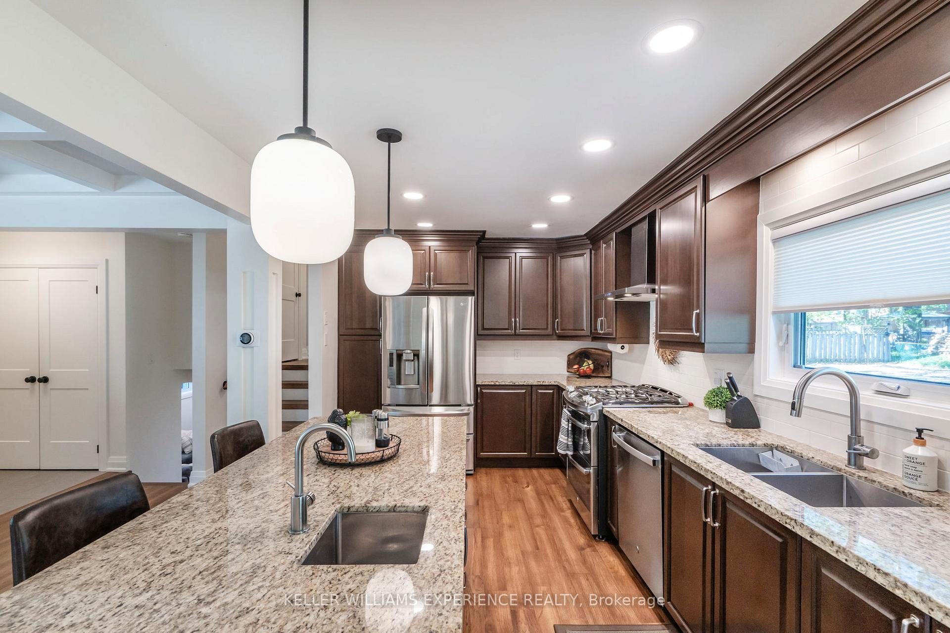 Photo 10 of 1185 St. Vincent Street, Springwater, Midhurst — HOMEH