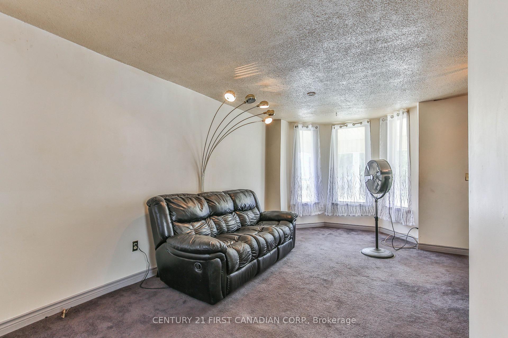 Photo 8 of 66 St Catharine Street, St. Thomas — HOMEH