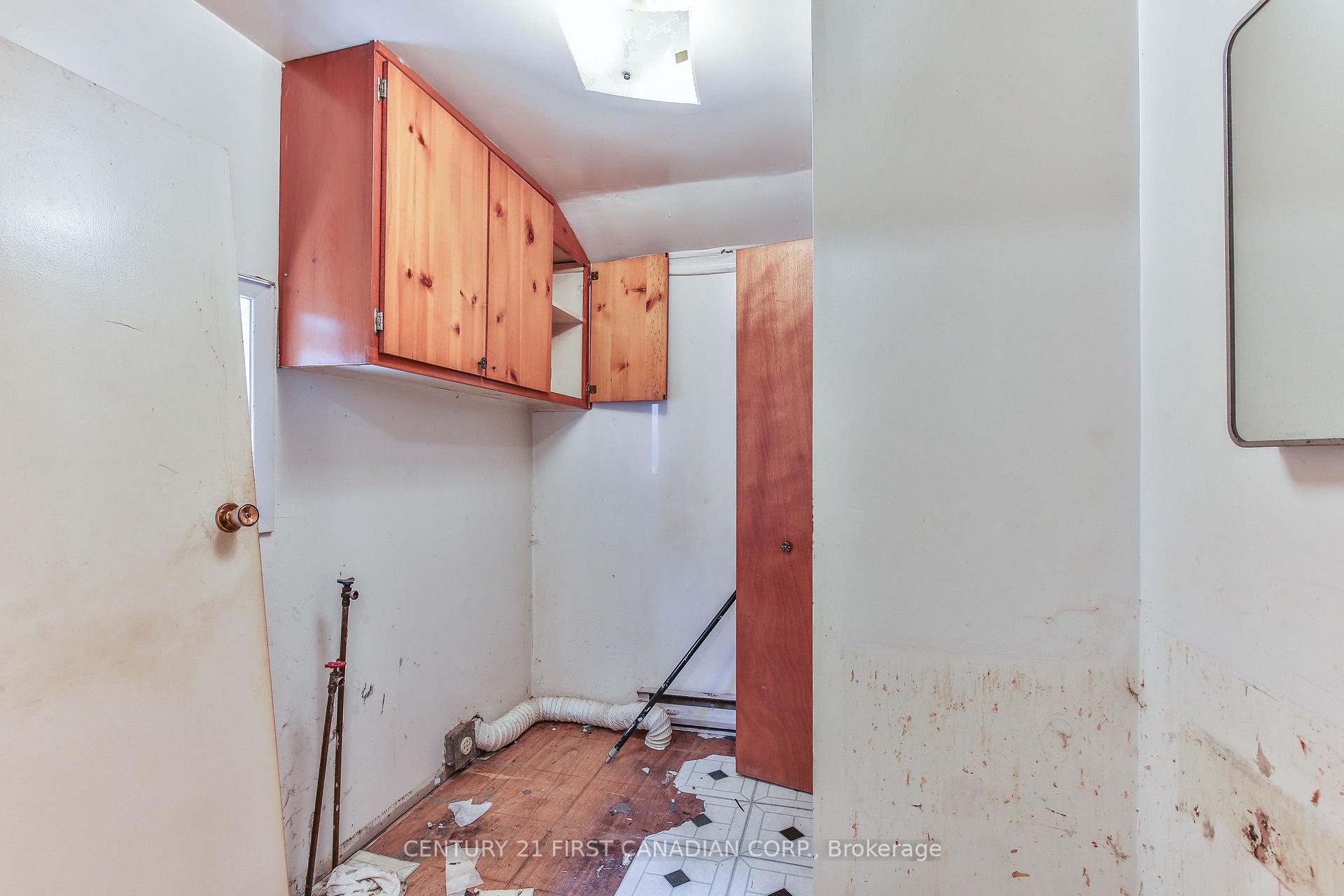 Photo 15 of 66 St Catharine Street, St. Thomas — HOMEH