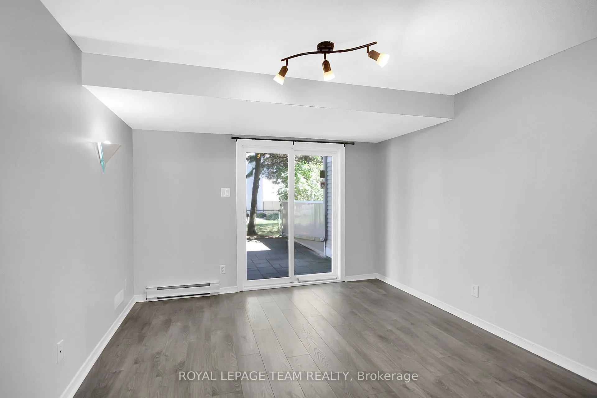Photo 8 of Unit 4, 7 Wrenwood Crescent, Ottawa, Centrepointe — HOMEH