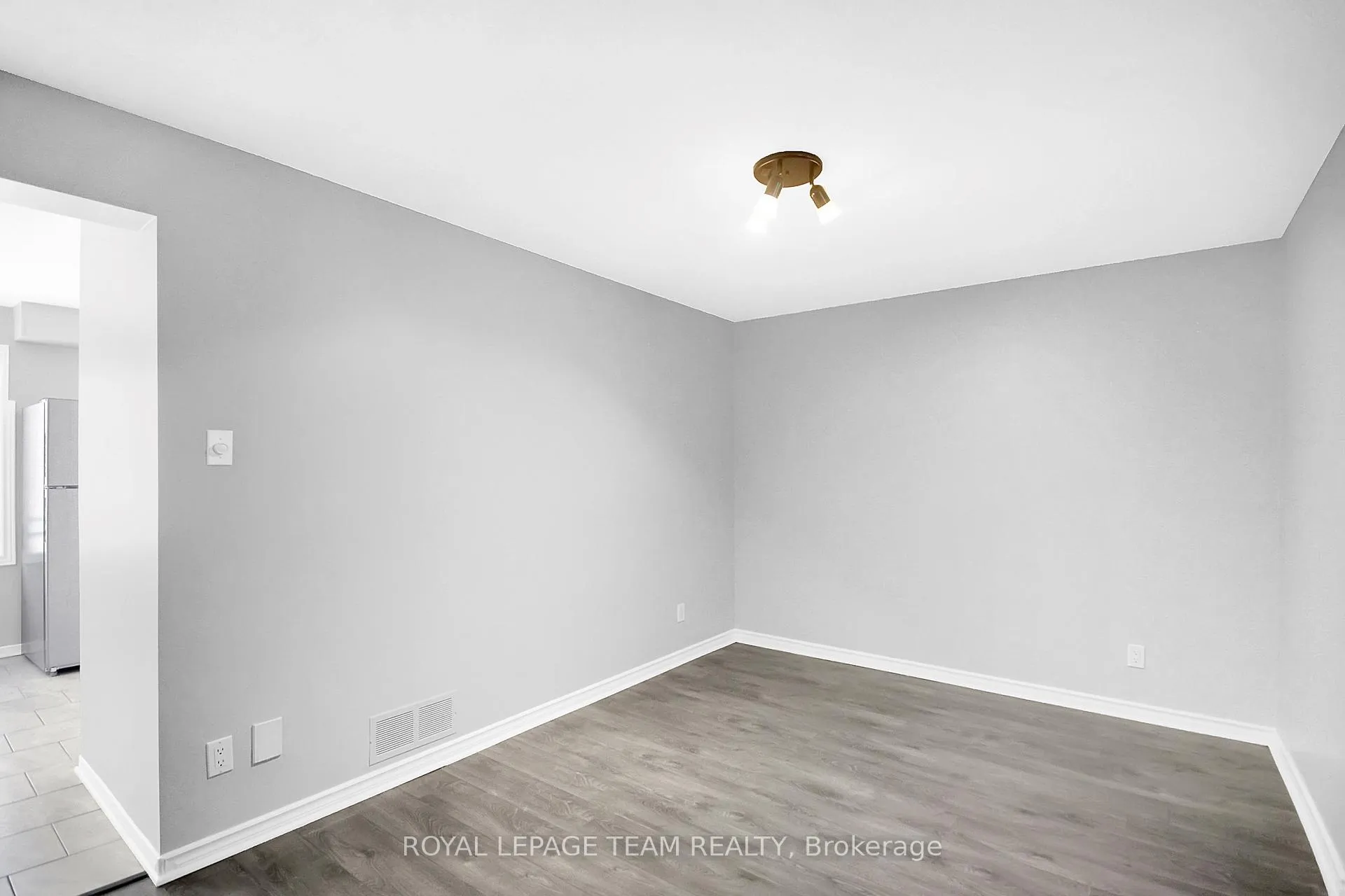 Photo 13 of Unit 4, 7 Wrenwood Crescent, Ottawa, Centrepointe — HOMEH