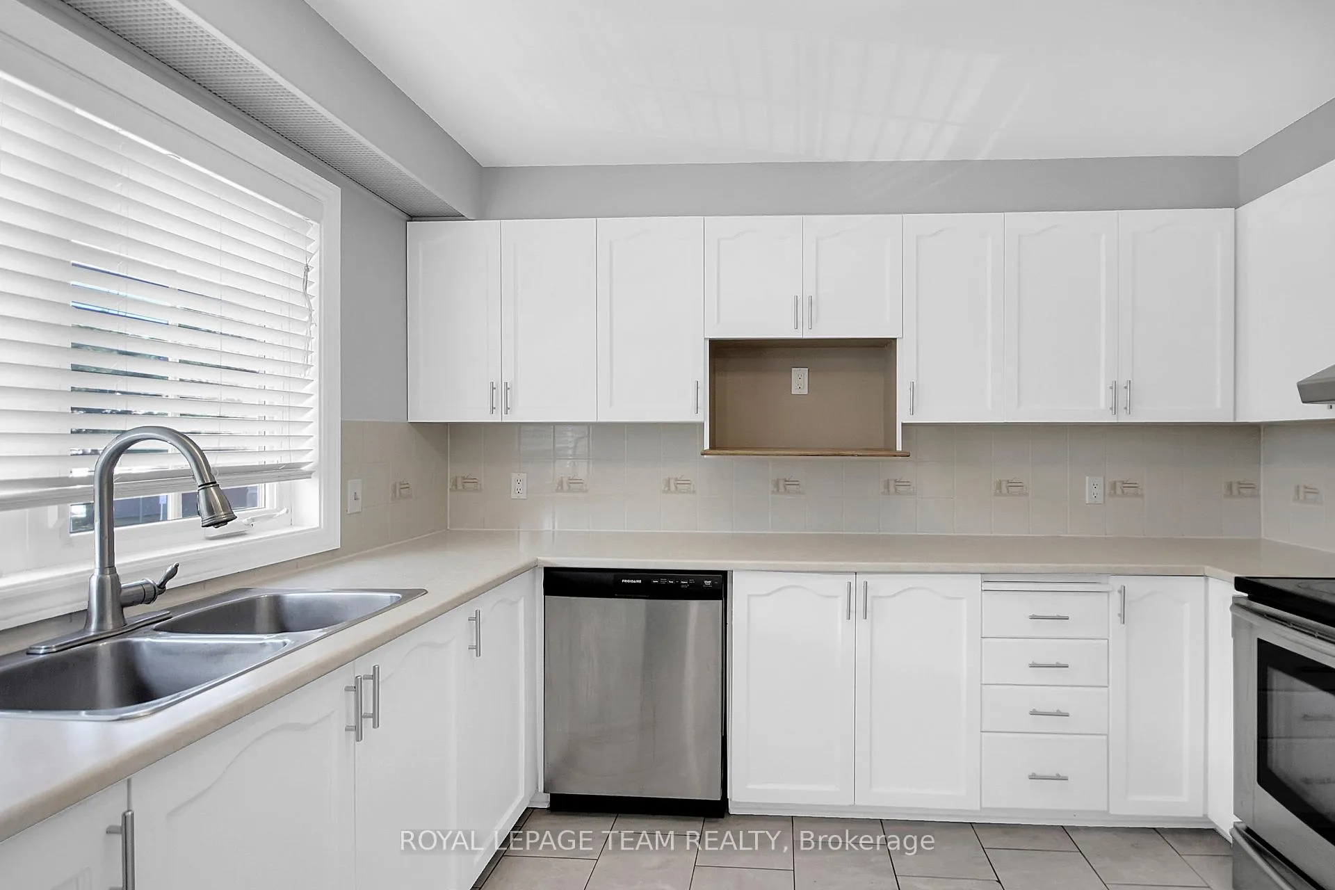 Photo 26 of Unit 4, 7 Wrenwood Crescent, Ottawa, Centrepointe — HOMEH