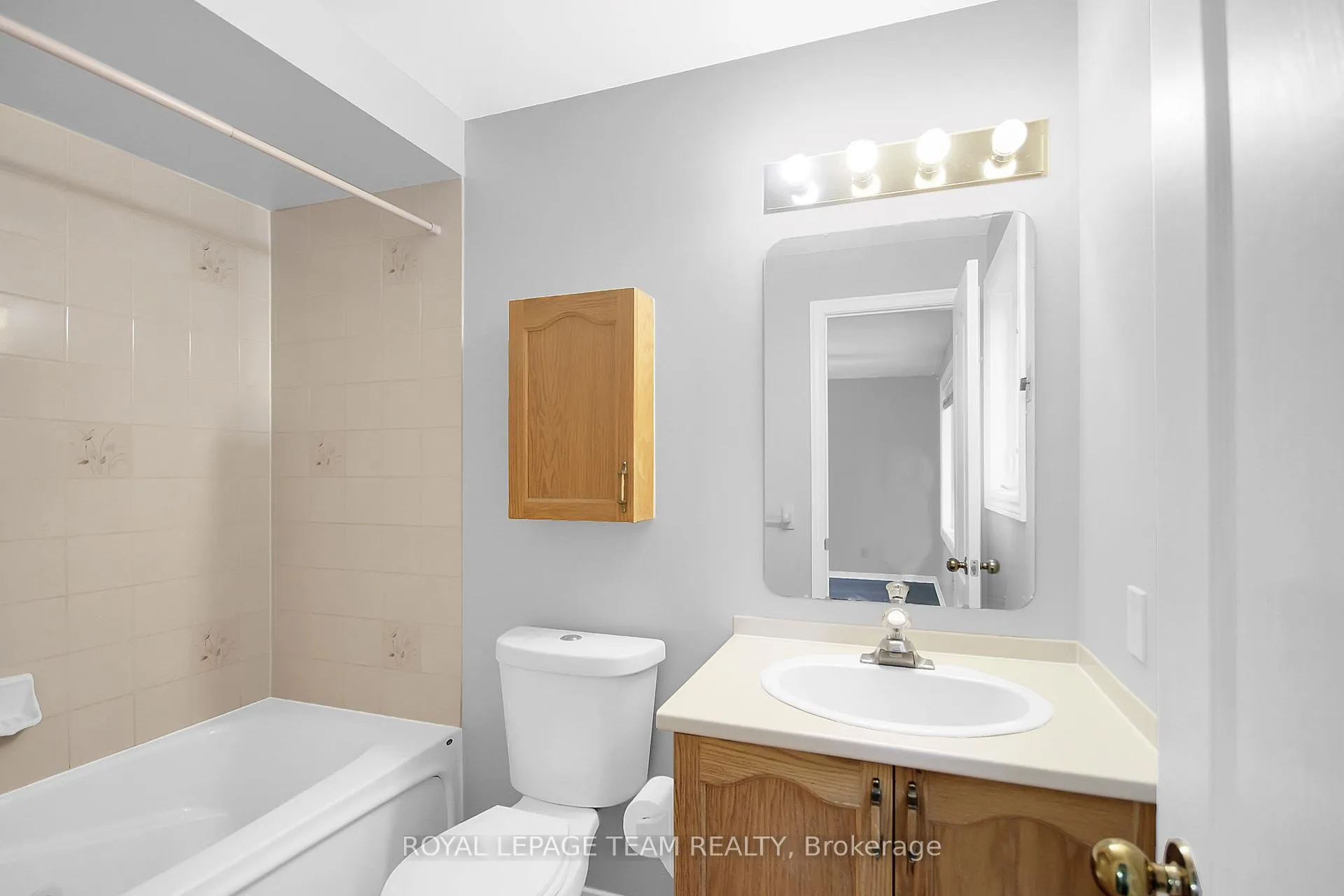 Photo 35 of Unit 4, 7 Wrenwood Crescent, Ottawa, Centrepointe — HOMEH
