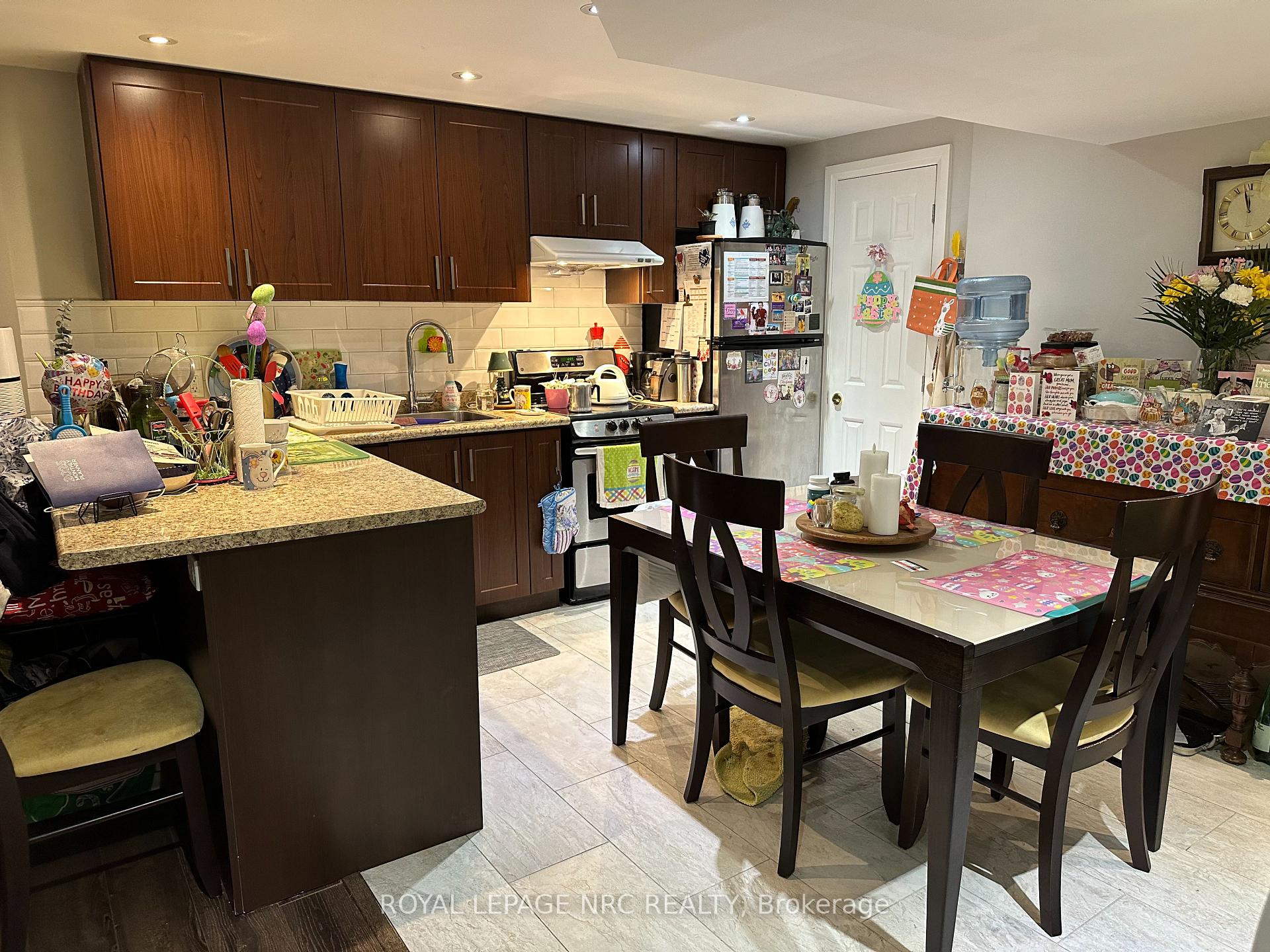 Photo 10 of 56 Mountain Street, St. Catharines, Burleigh Hill — HOMEH