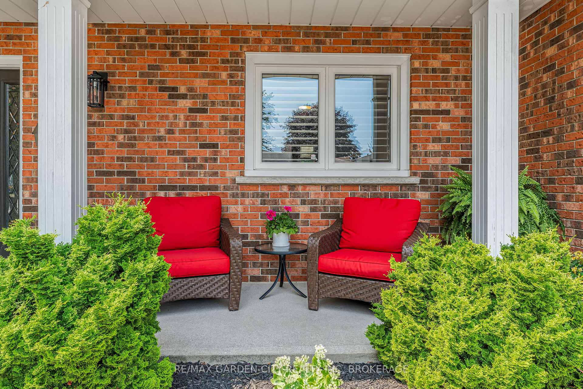 Photo 5 of 16 Meadowbrook Crescent, St. Catharines, Carlton/Bunting — HOMEH