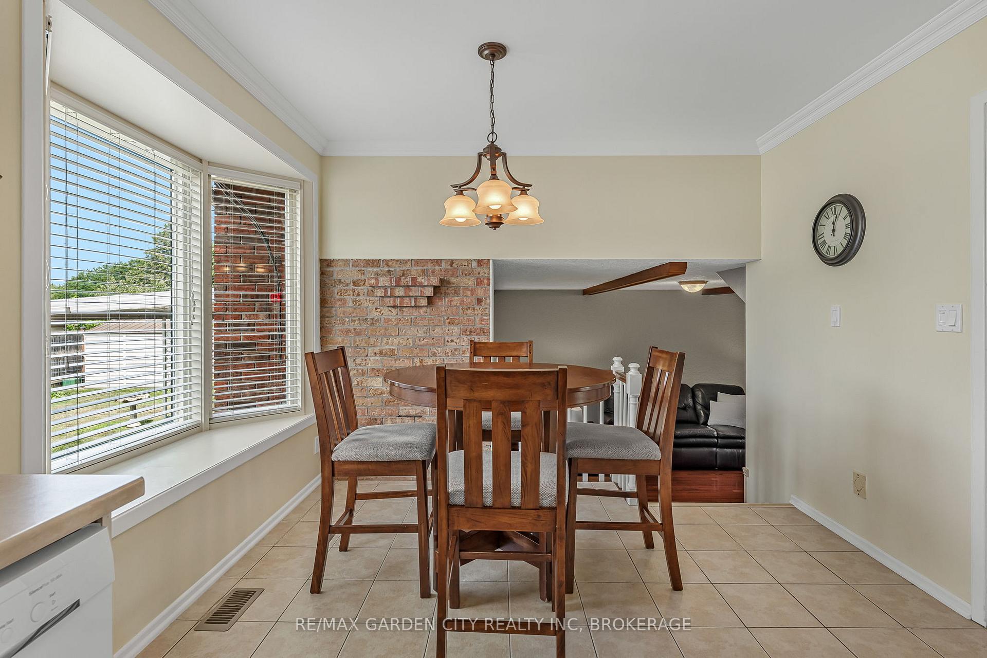 Photo 16 of 16 Meadowbrook Crescent, St. Catharines, Carlton/Bunting — HOMEH